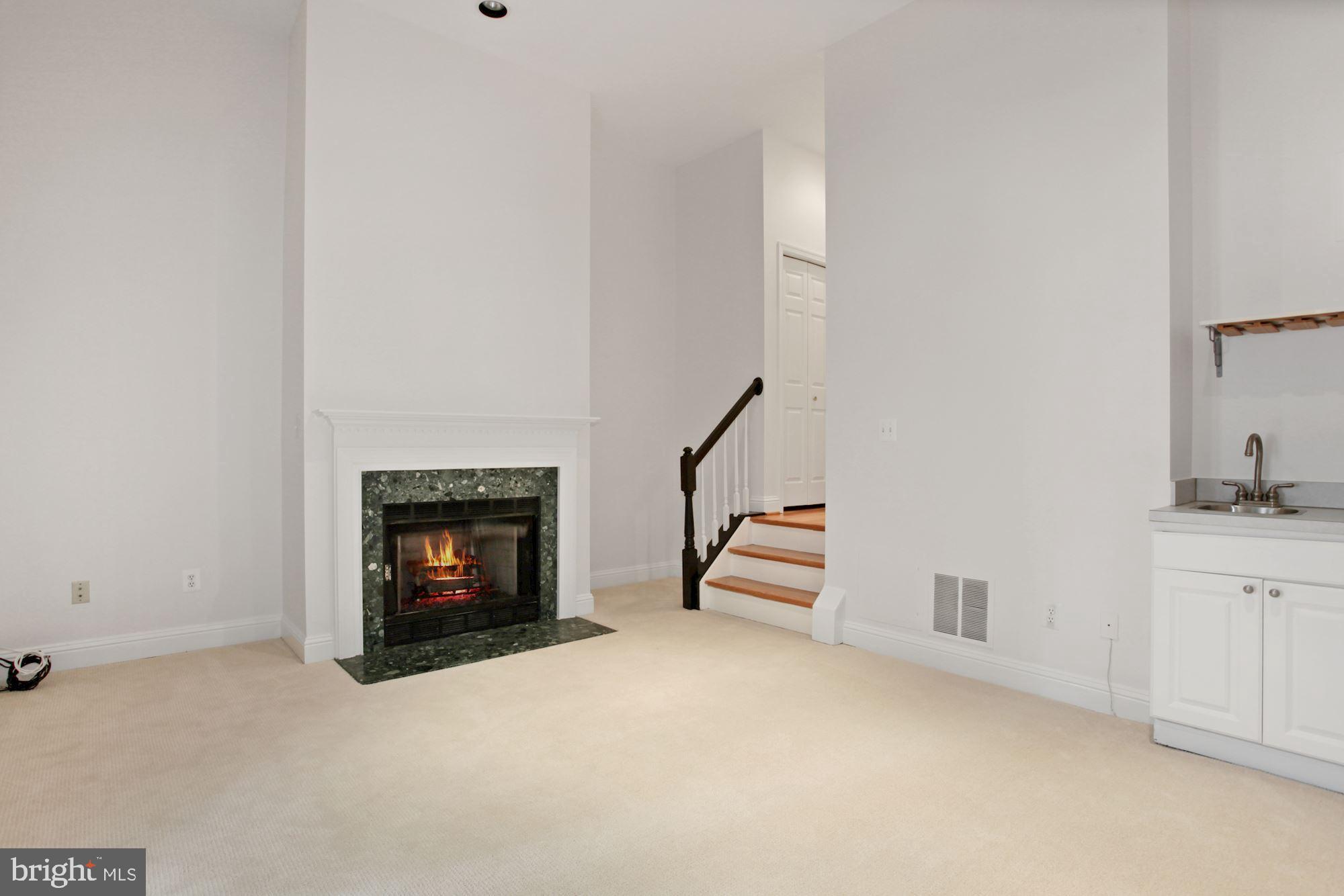 PALISADES PARK - Residential Lease