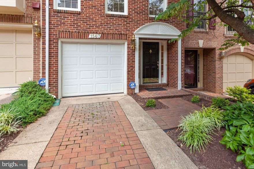 Very special and immaculate all brick townhome flooded with light at an Unbeatable location in Palisades Park. 1/2 a mile to Rosslyn Metro. Key Bridge, Georgetown,  DC.  Courthouse, the list goes on ...
This 4 levels Lee model residence features 3 bedrooms, 2full  BA+ 2 half BA.  Foyer with gleaming hardwood floors leads to a 12 foot ceiling family room with gas fireplace, dry bar and sliding door to private fenced patio garden. Bright, airy main floor with refinished wood floor leads to gourmet kitchen with ample cabinetry, granite counter top,  stainless steel appliances and table space kitchen.
Master suite with Bay windows, Jacuzzi tub and separate shower in master bath. Bedroom level laundry eliminates the lugging of laundry baskets up and down the stairs. All new carpets in bedrooms and  family room. 1 car Garage + brick driveway.  Total Brokers comp is 1 month provided lease is for many year.Tenant to provide  landlord with a Renters Insurance prior to occupancy  A GEM!