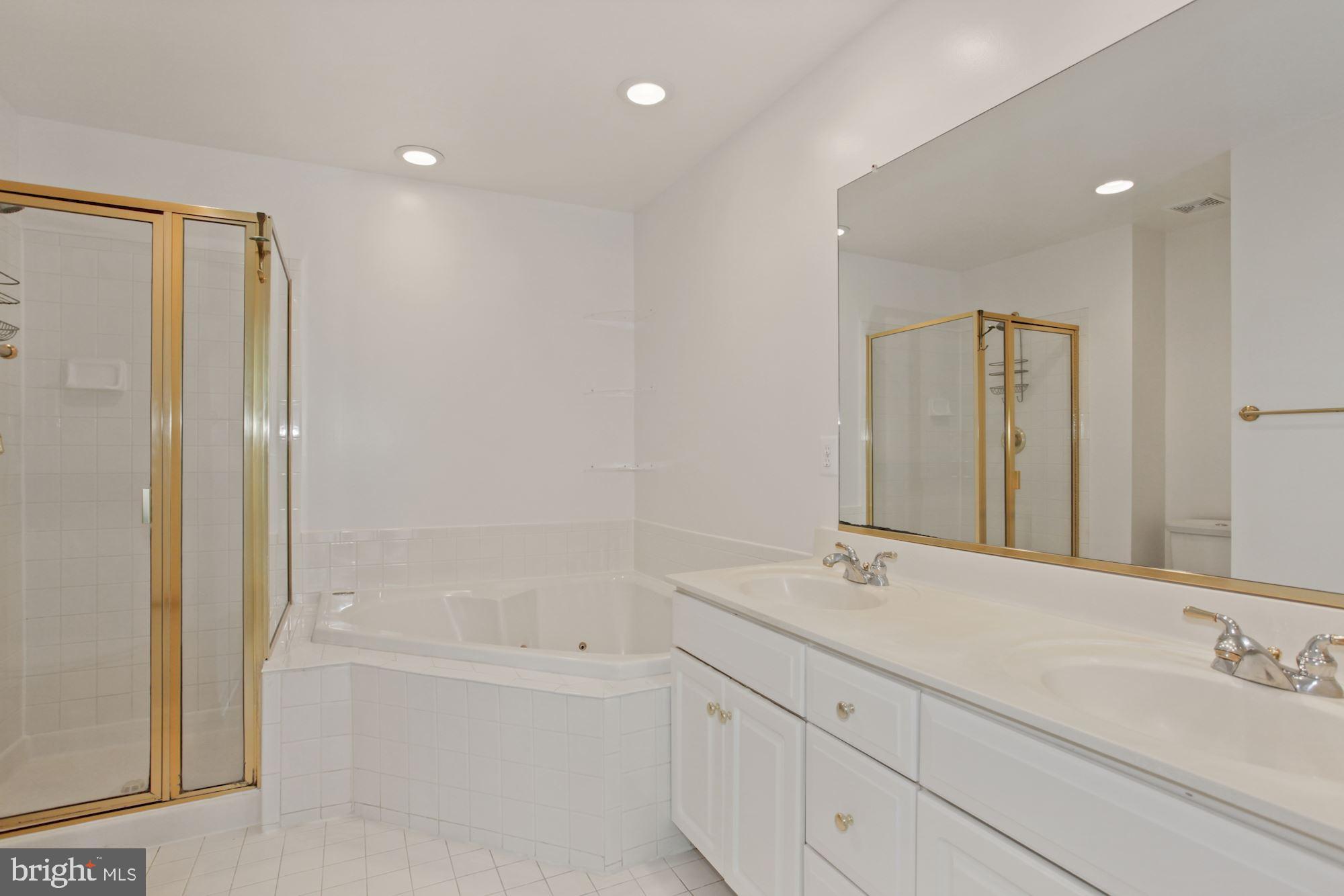 PALISADES PARK - Residential Lease