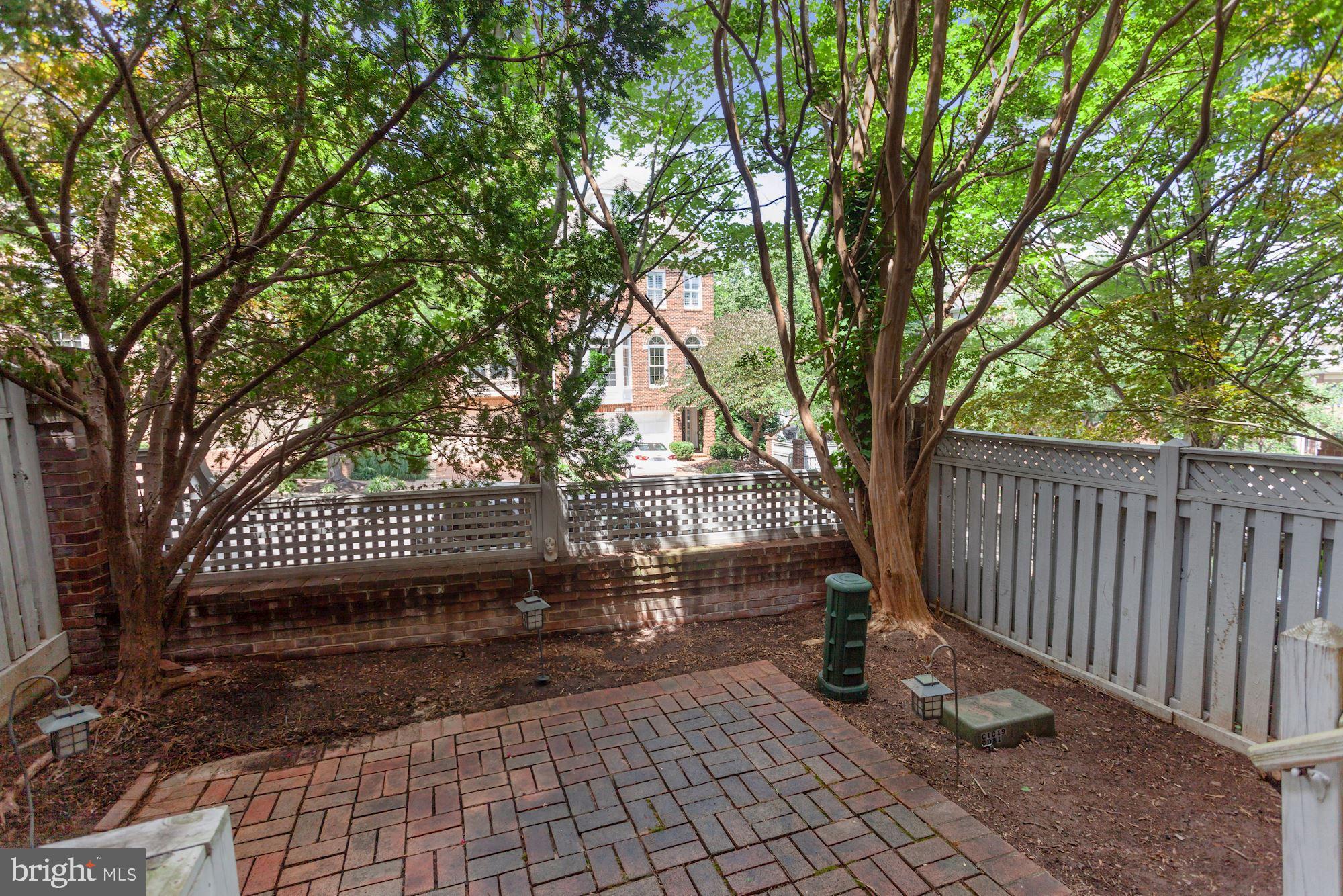 PALISADES PARK - Residential Lease