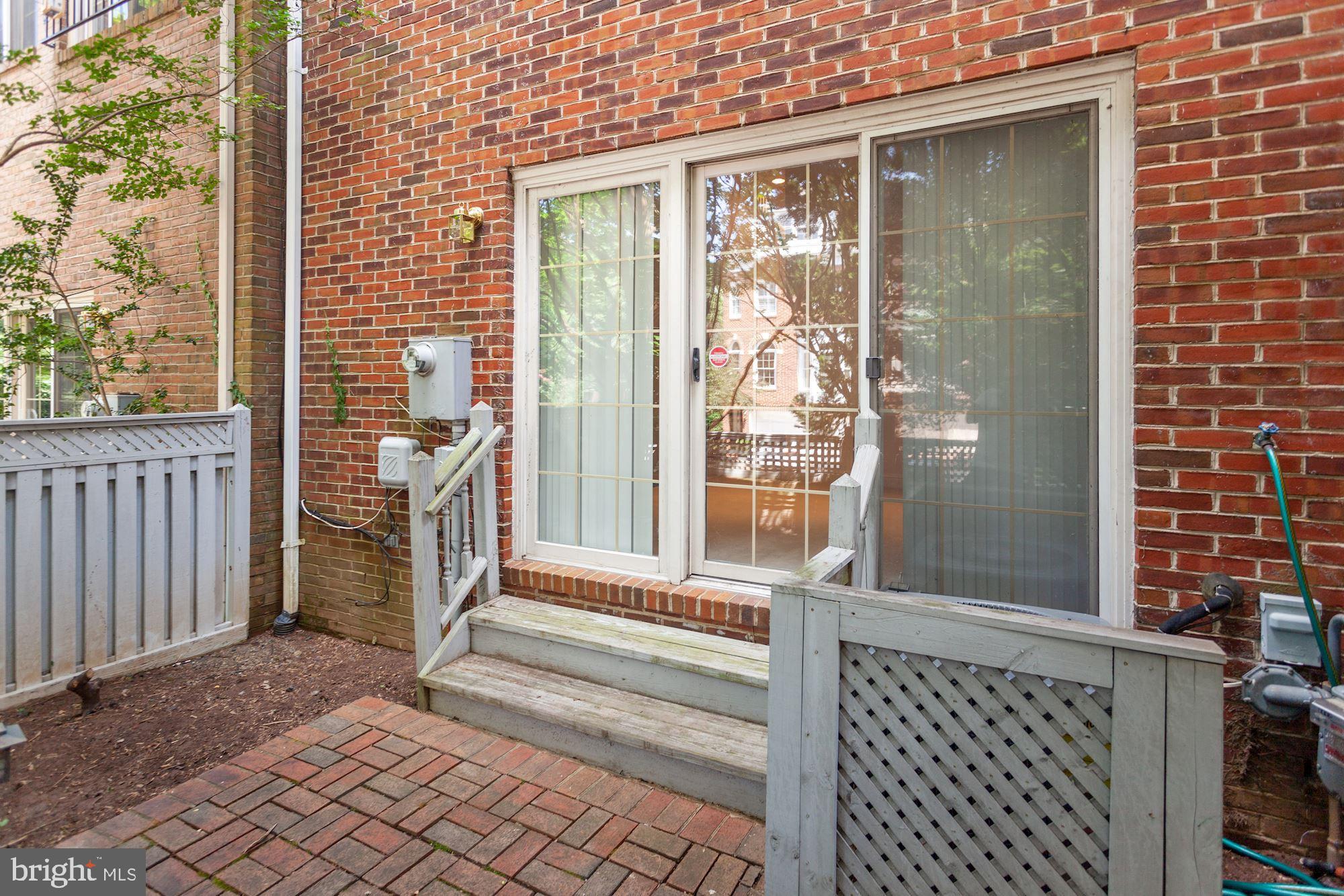 PALISADES PARK - Residential Lease