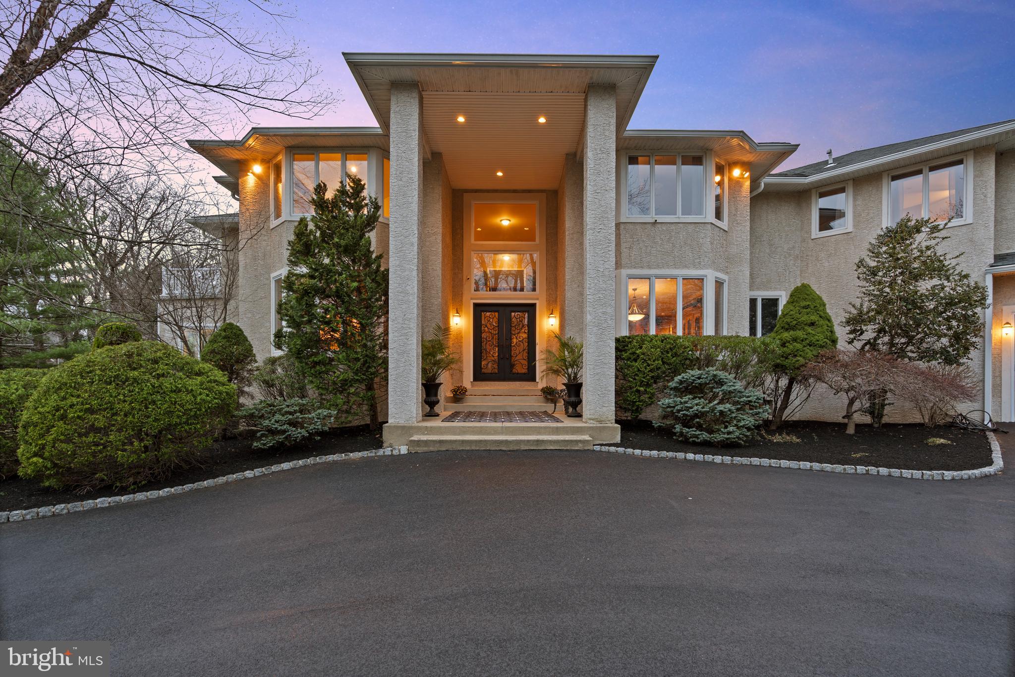 100 E HOLLAND ROAD
