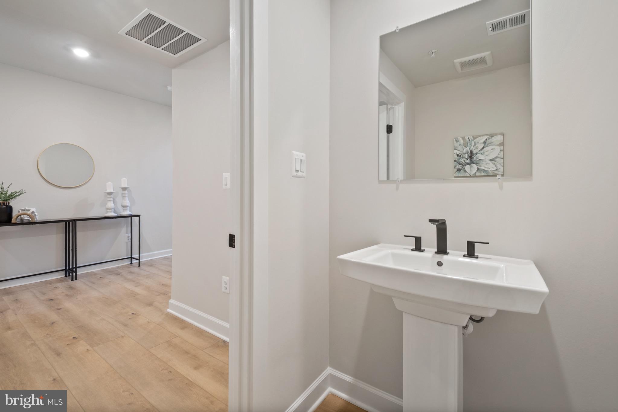 13806 RIDGEVIEW COURT