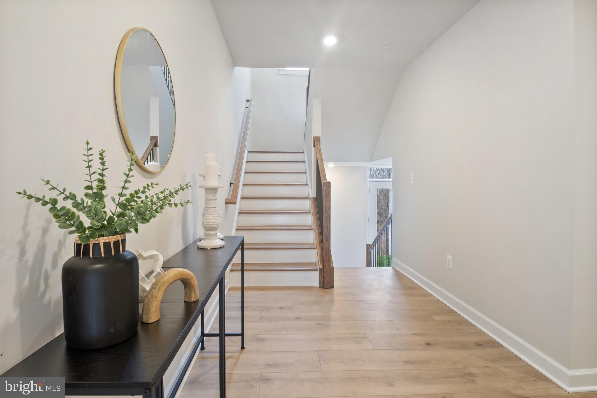 13806 RIDGEVIEW COURT