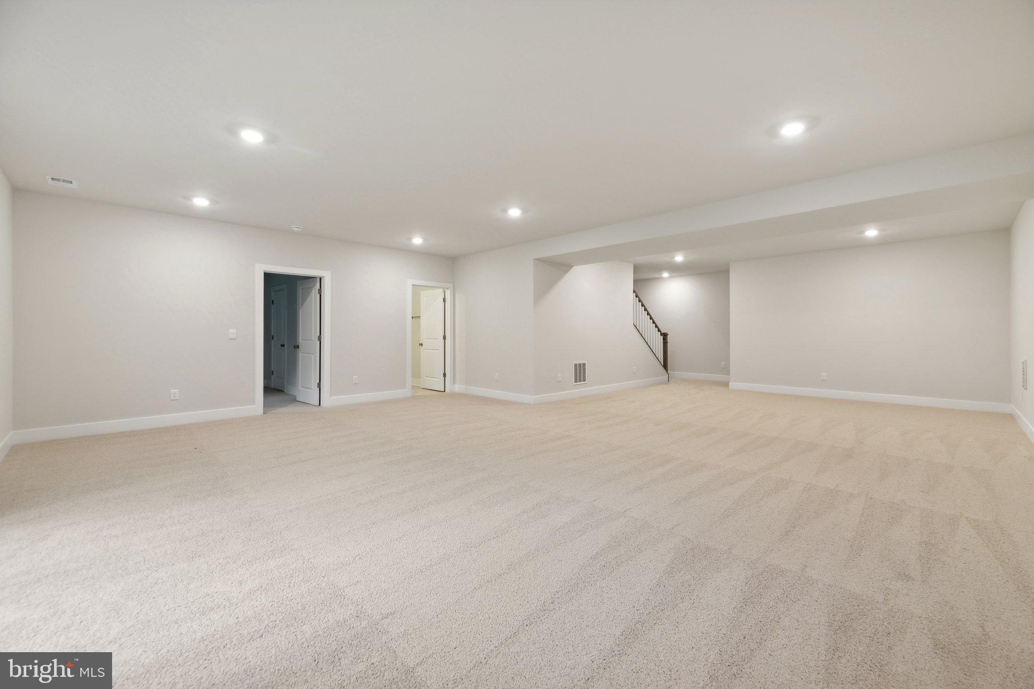 WOODED RUN ESTATES - Residential