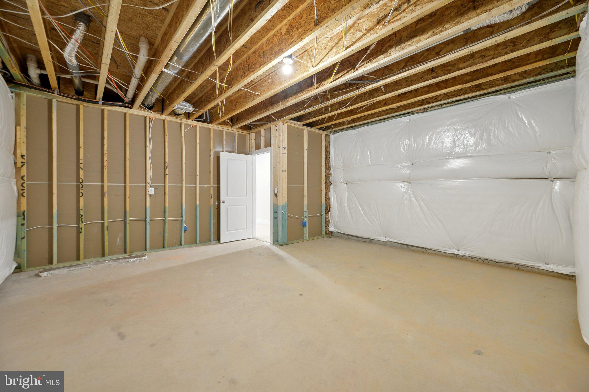 WOODED RUN ESTATES - Residential