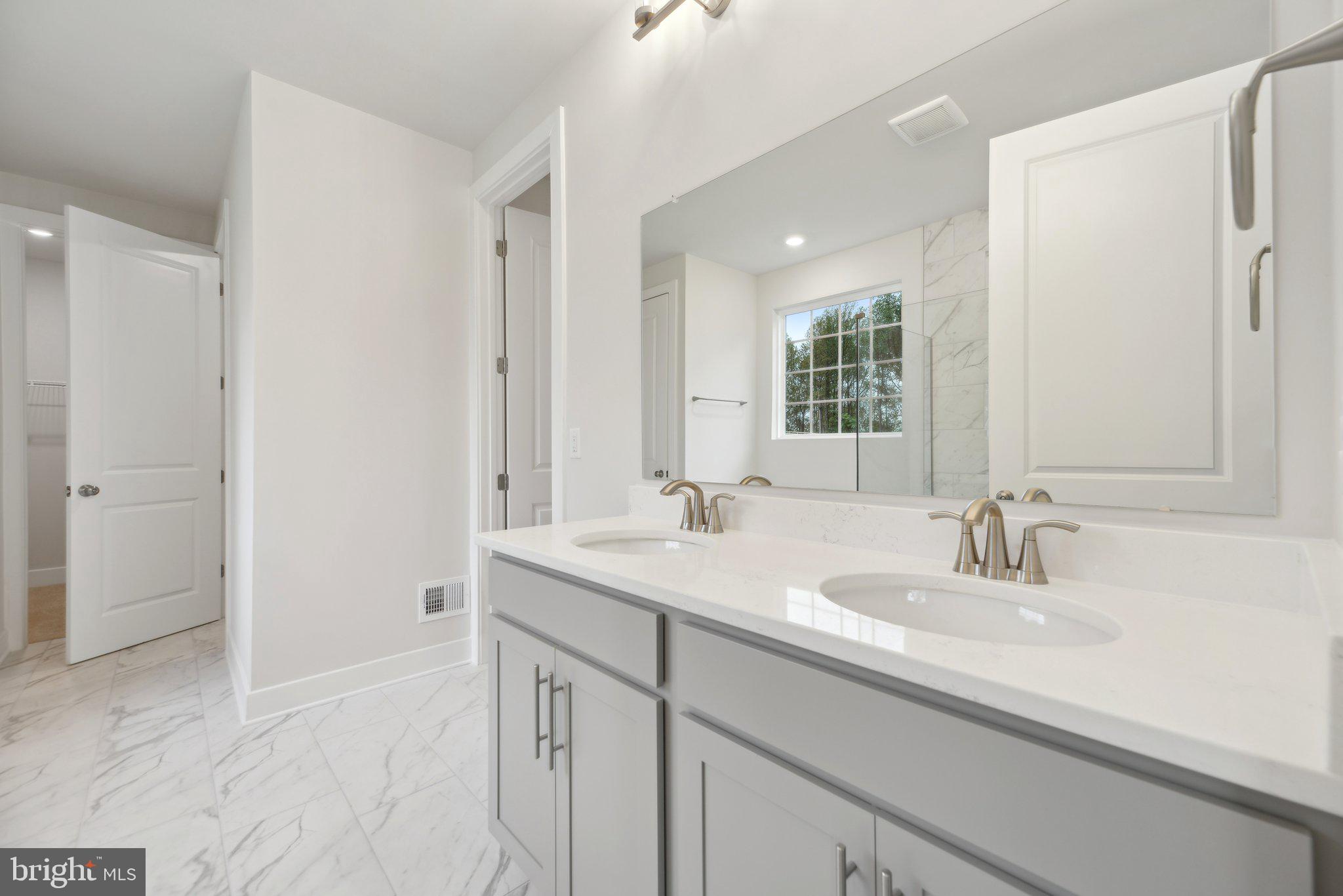 WOODED RUN ESTATES - Residential