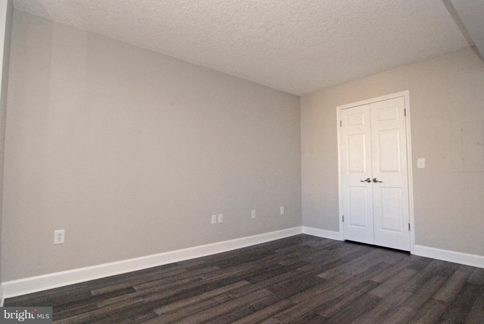 THE WILLIAMSBURG - Residential