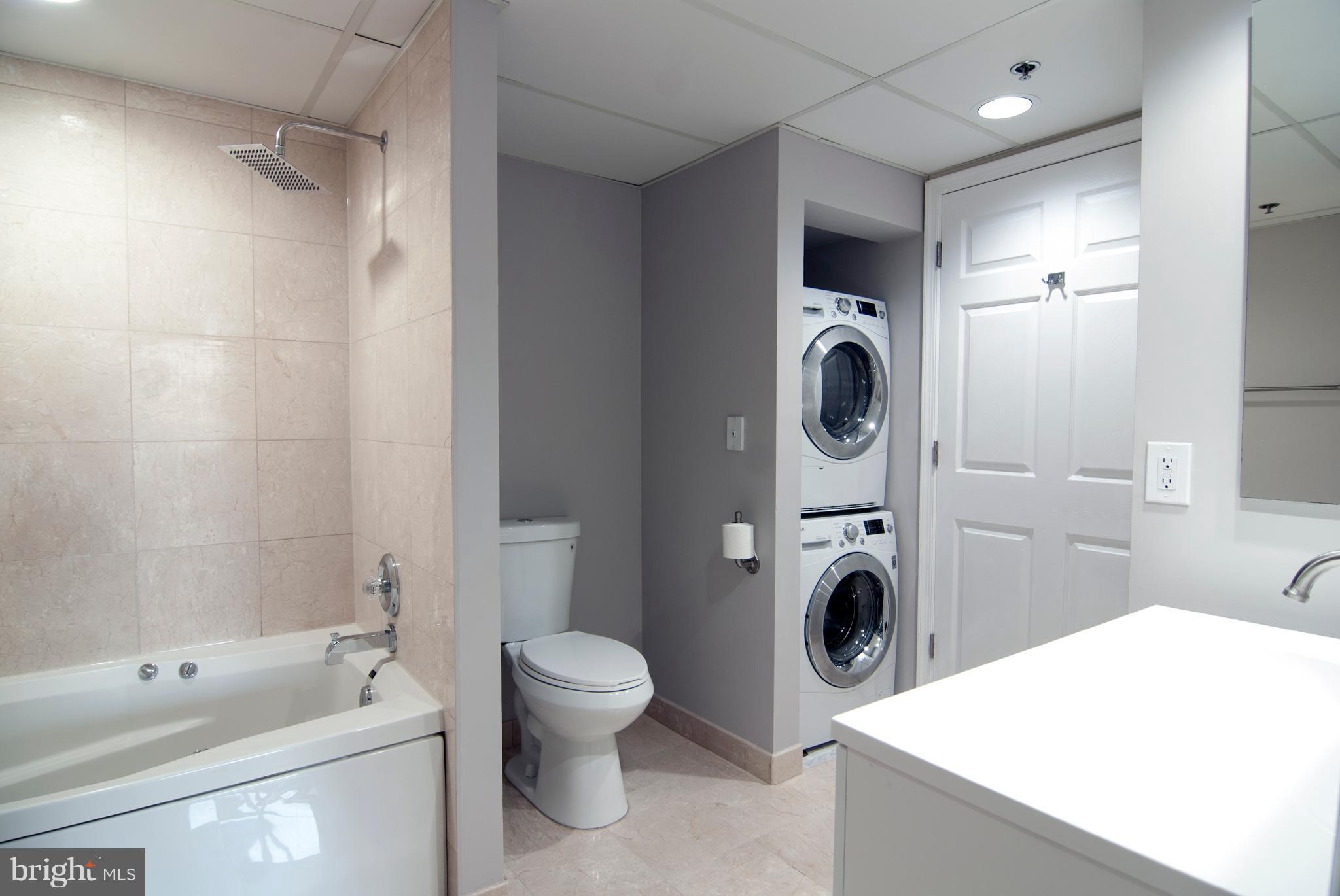 THE WILLIAMSBURG - Residential