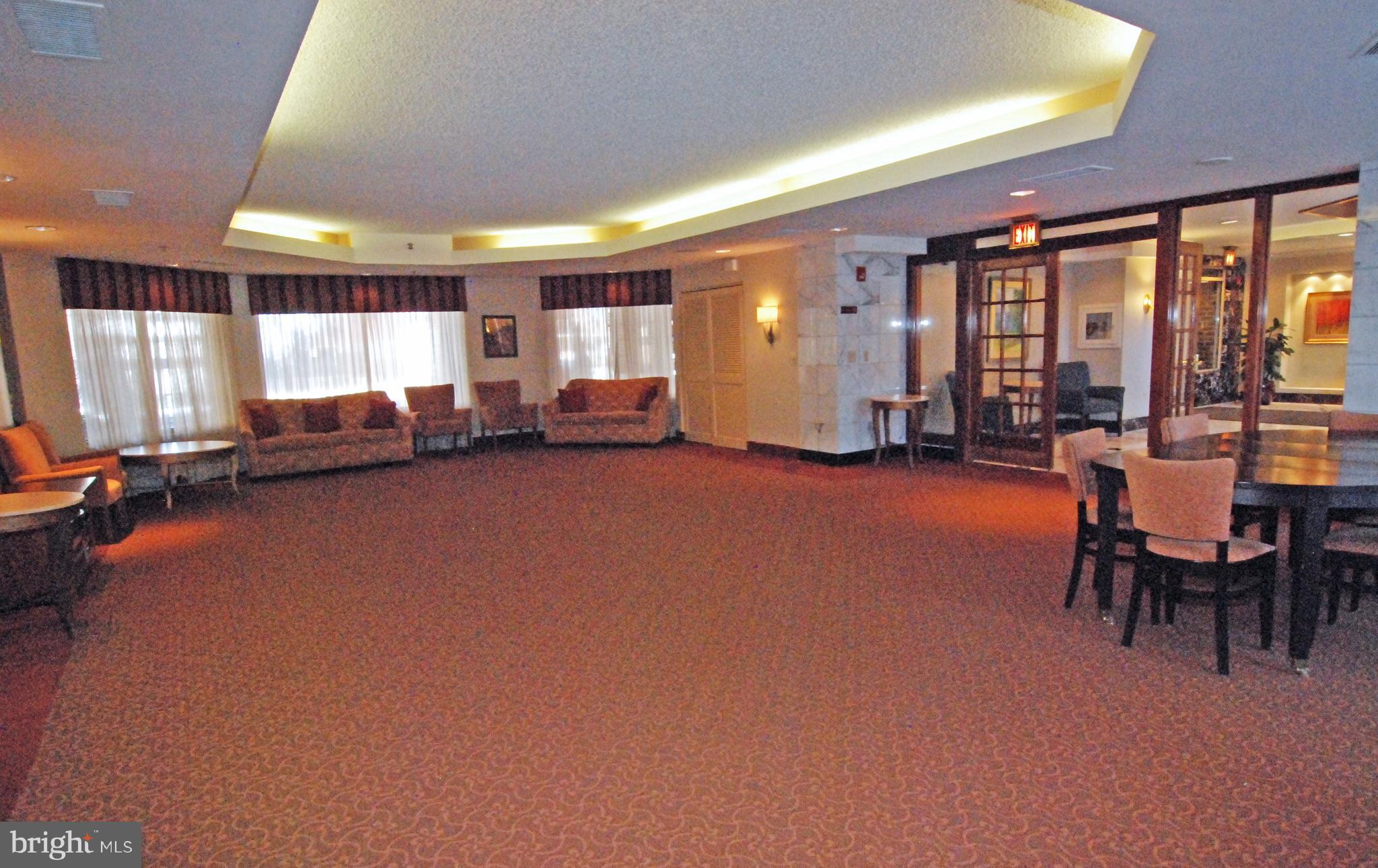 THE WILLIAMSBURG - Residential