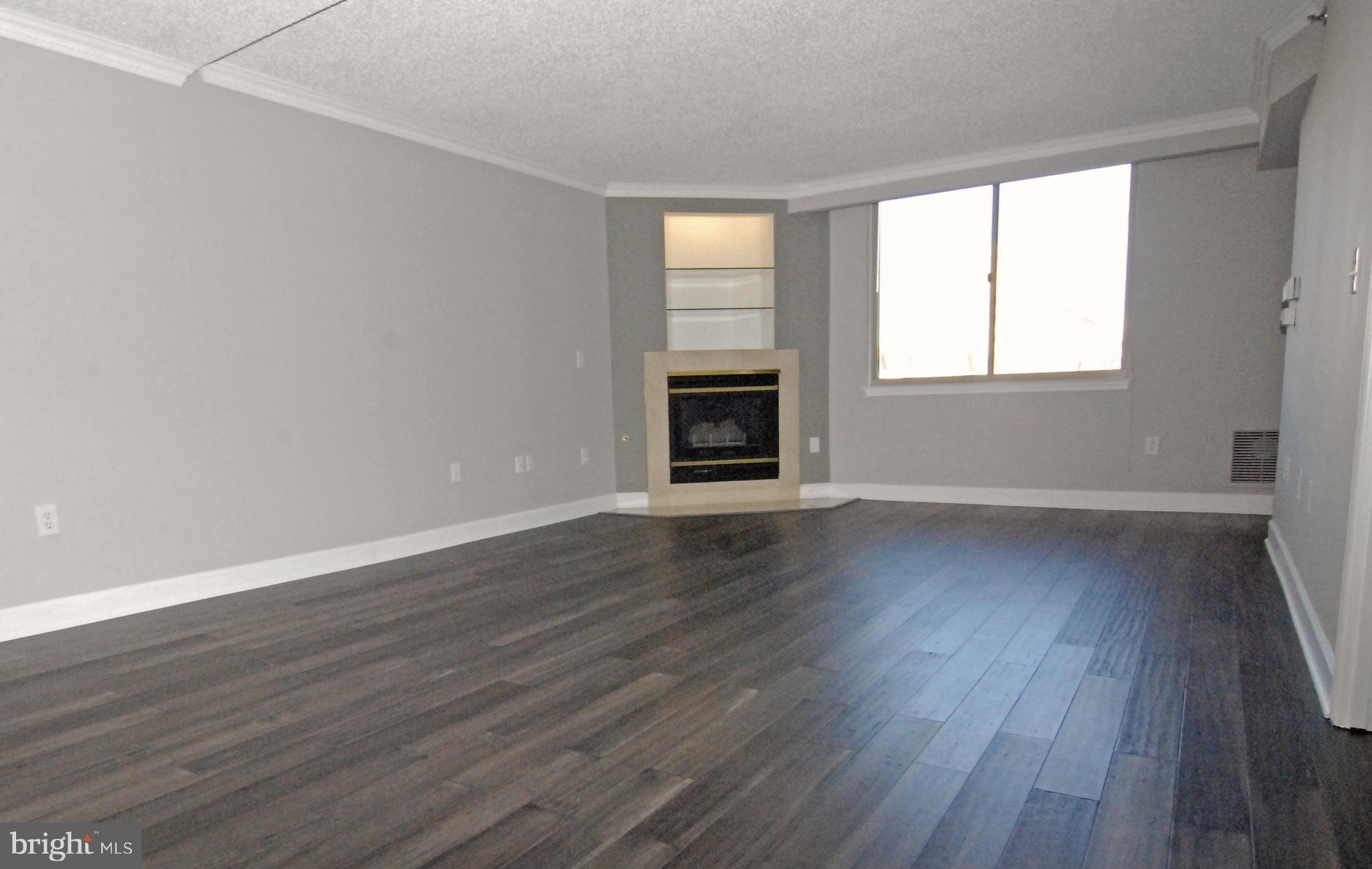 THE WILLIAMSBURG - Residential