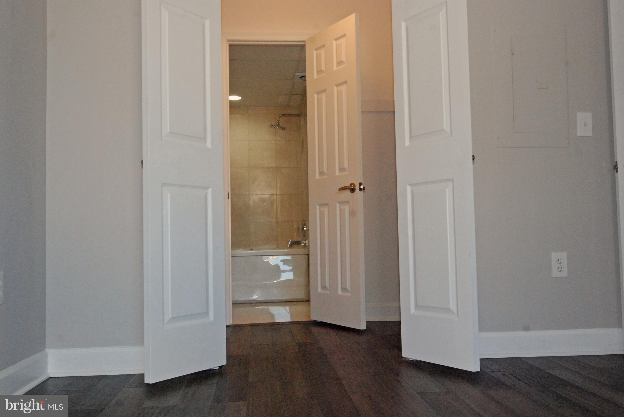 THE WILLIAMSBURG - Residential