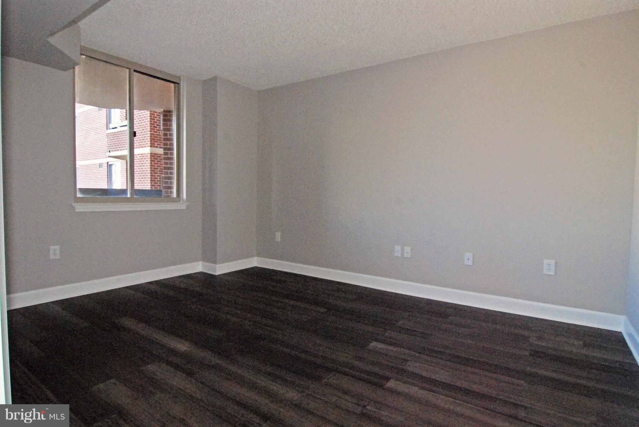 THE WILLIAMSBURG - Residential