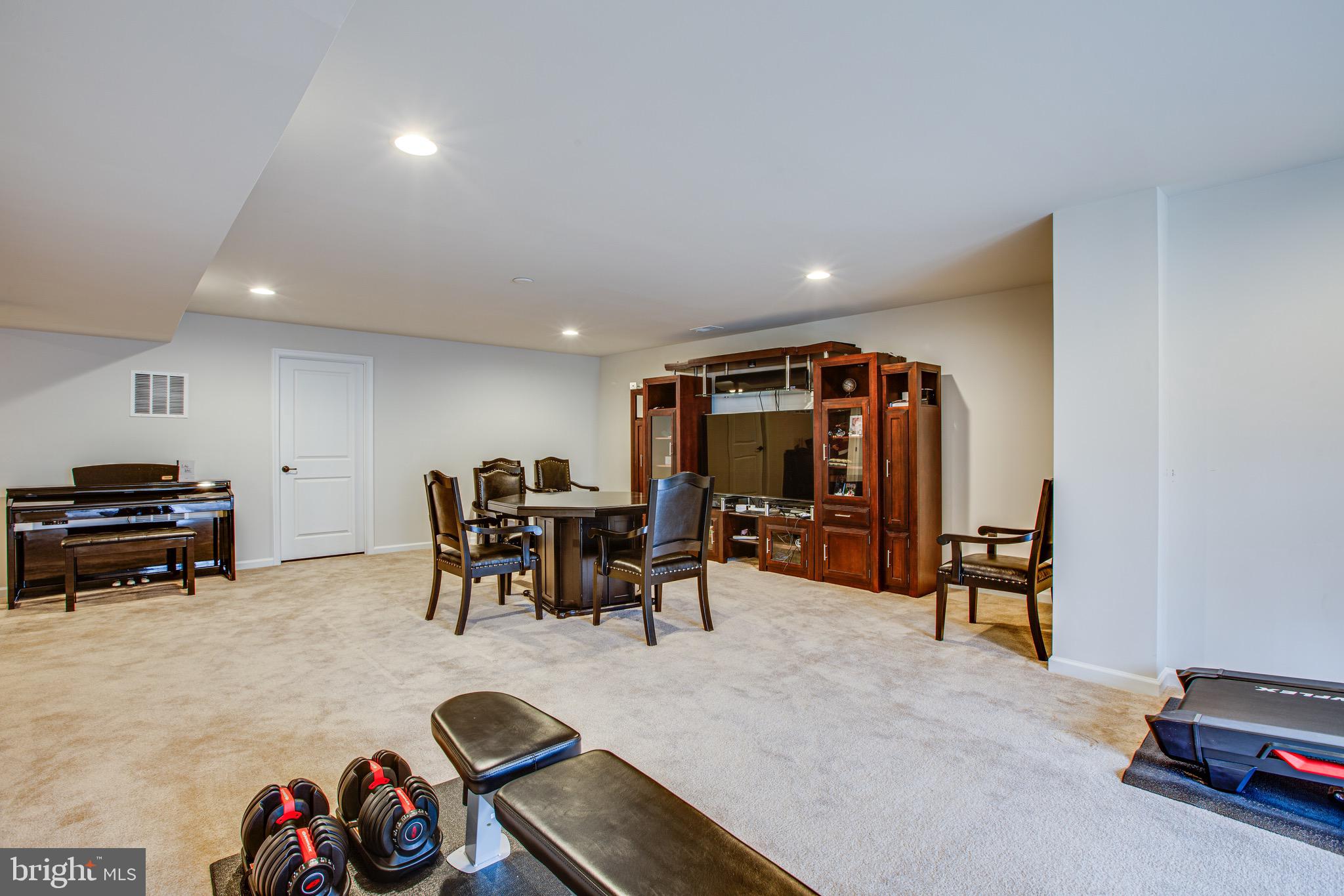 LIBERTY KNOLLS - Residential