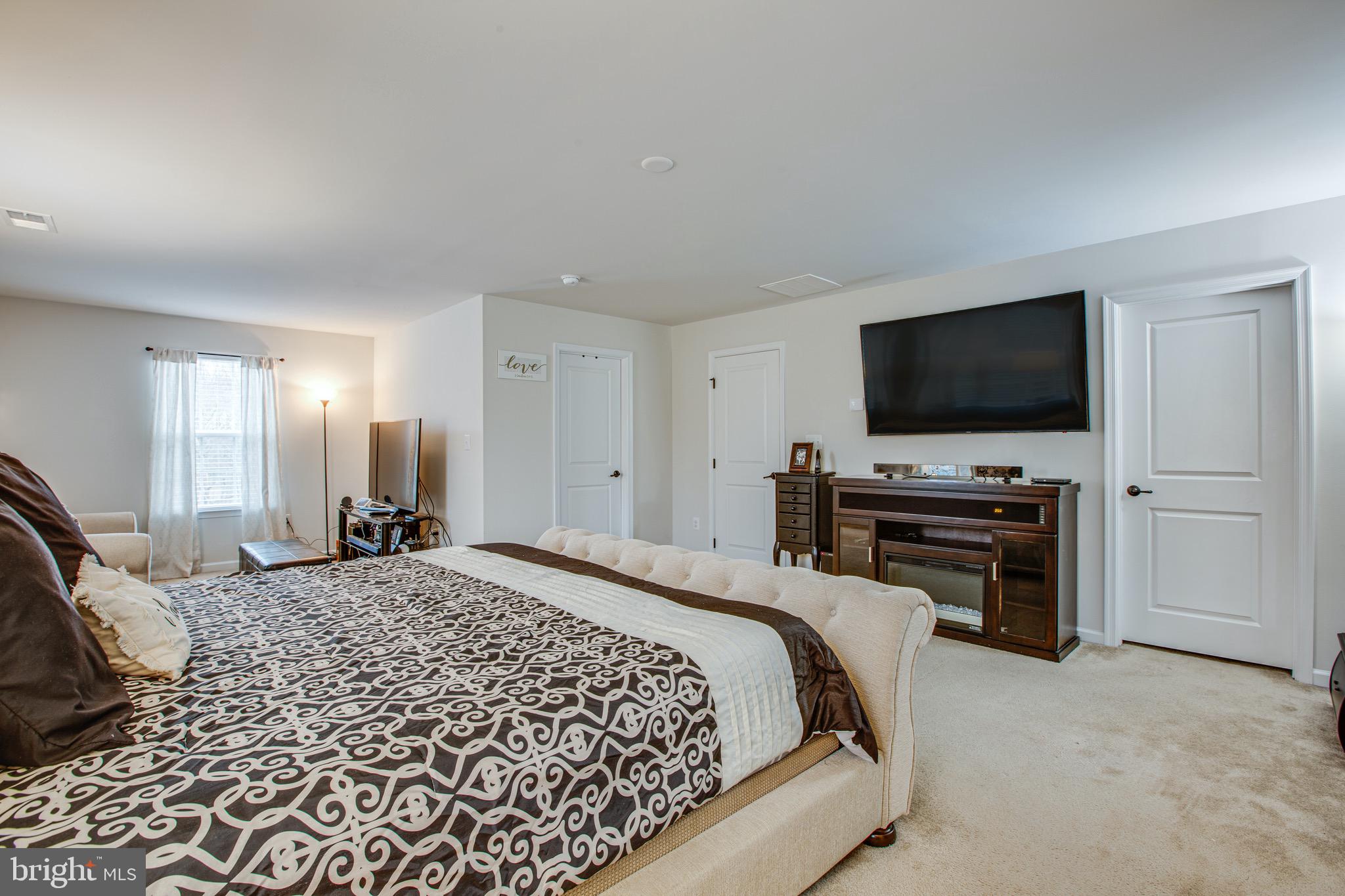 LIBERTY KNOLLS - Residential