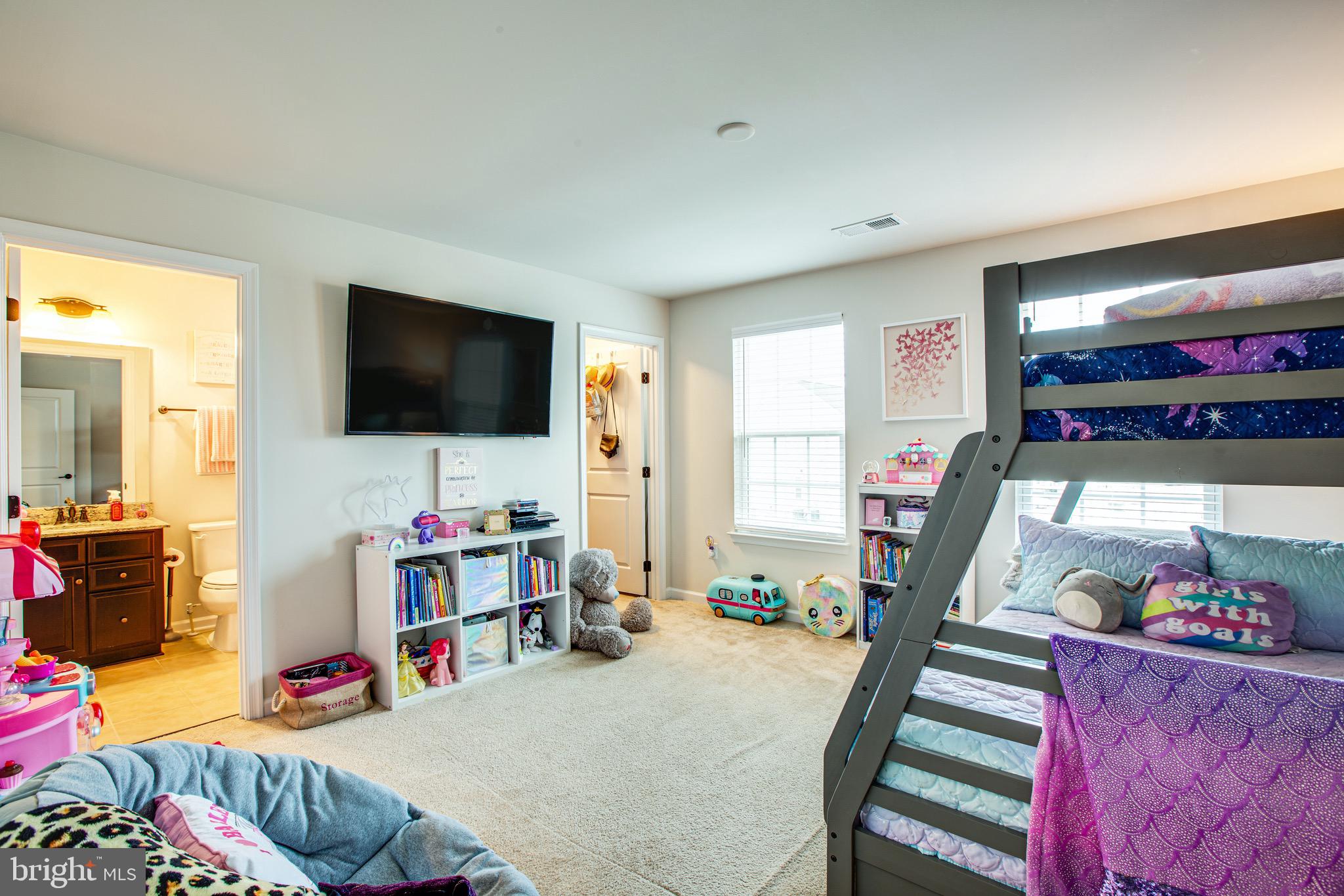 LIBERTY KNOLLS - Residential