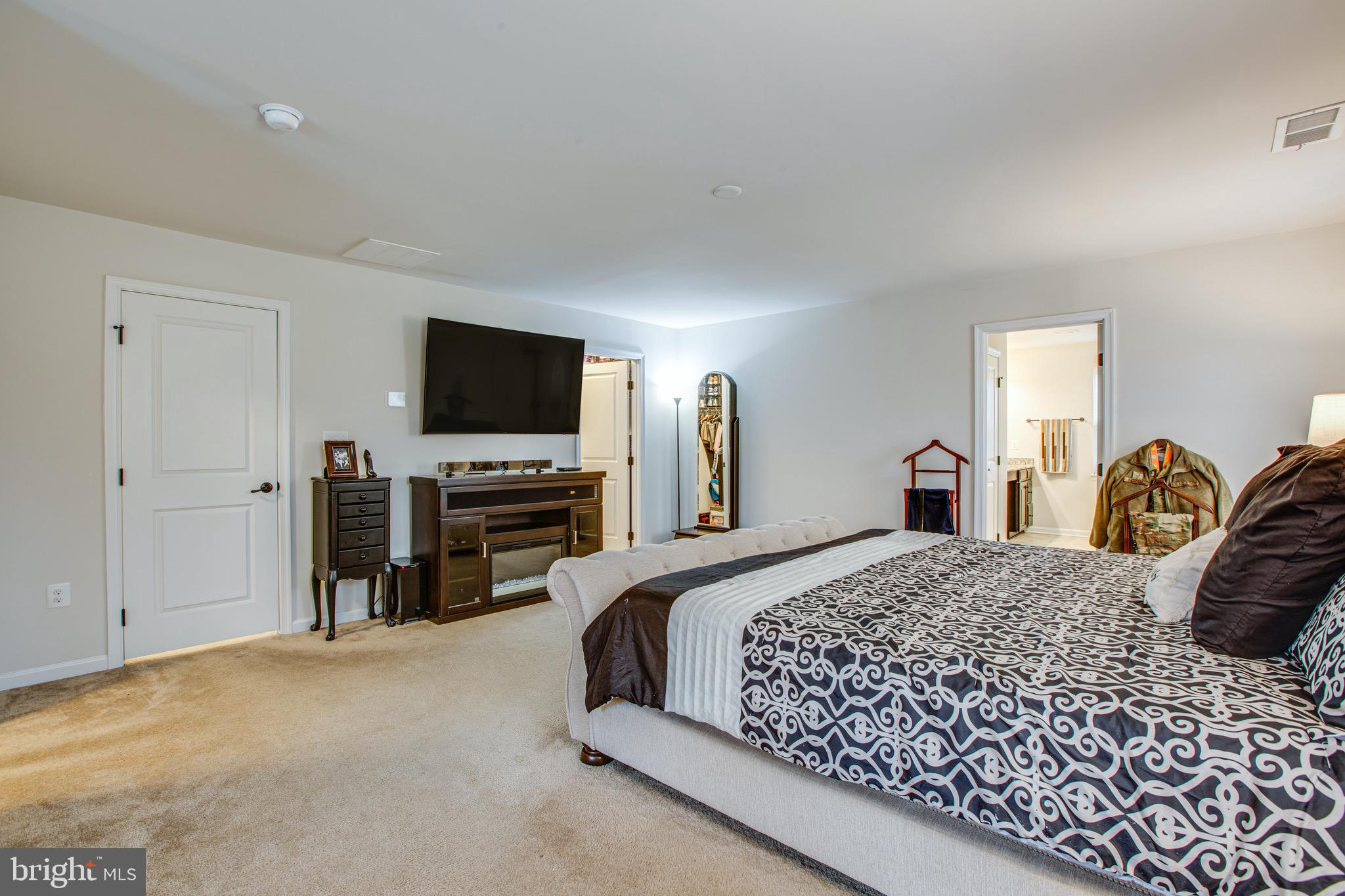 LIBERTY KNOLLS - Residential