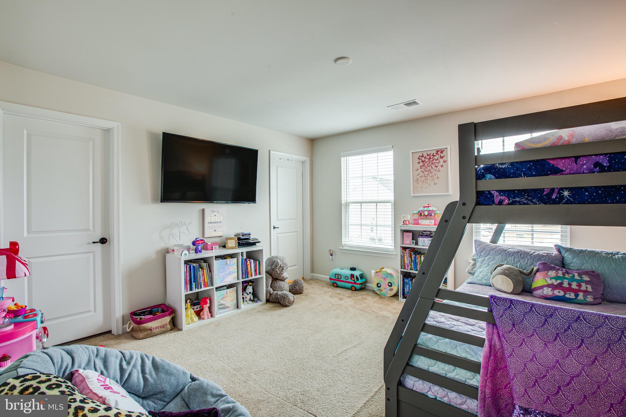 LIBERTY KNOLLS - Residential