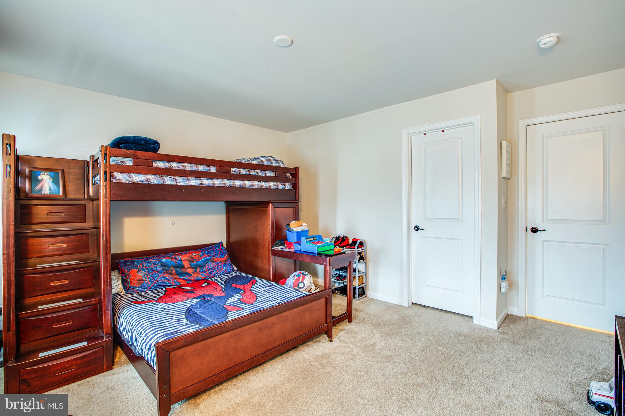 LIBERTY KNOLLS - Residential