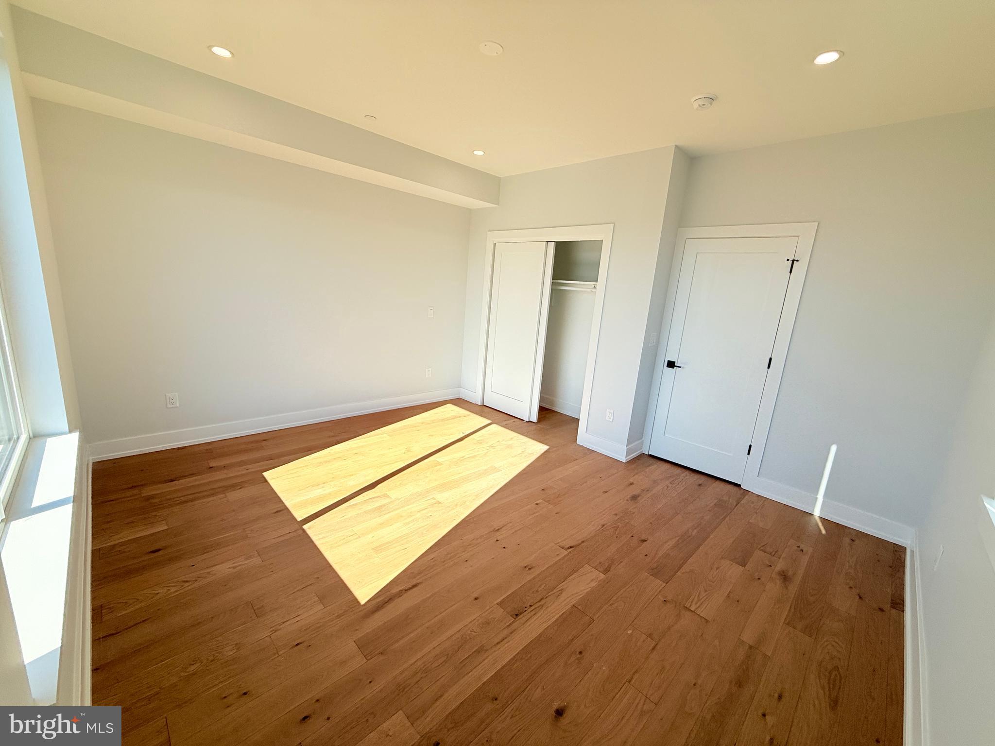 PORT RICHMOND - Residential
