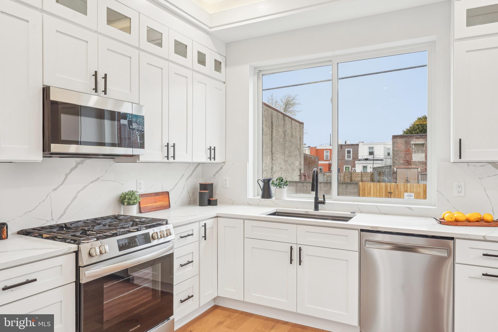 PORT RICHMOND - Residential