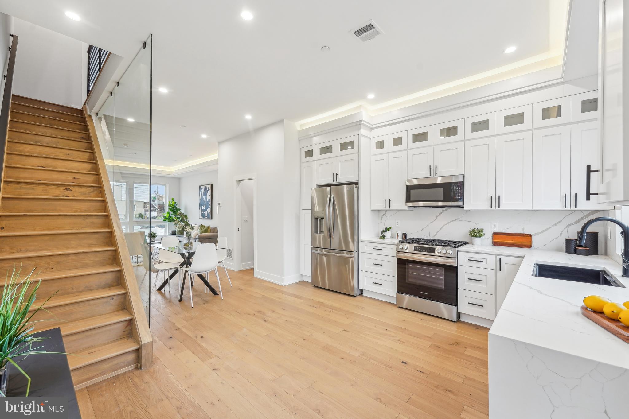 PORT RICHMOND - Residential
