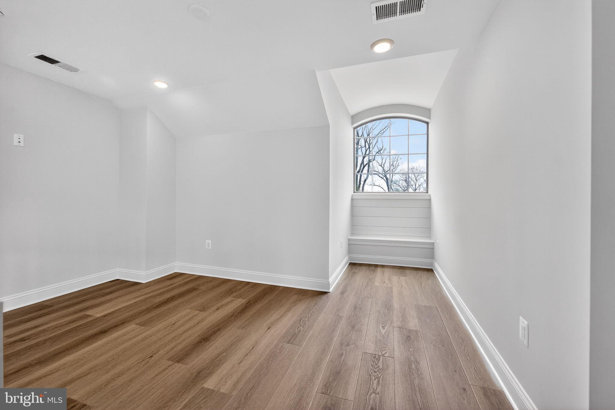 ROUND BAY - Residential