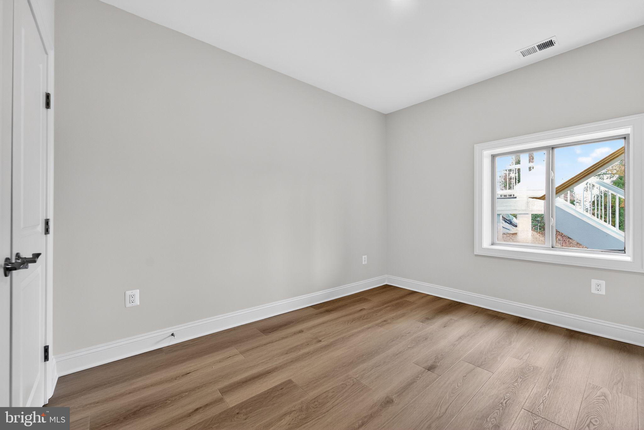 ROUND BAY - Residential