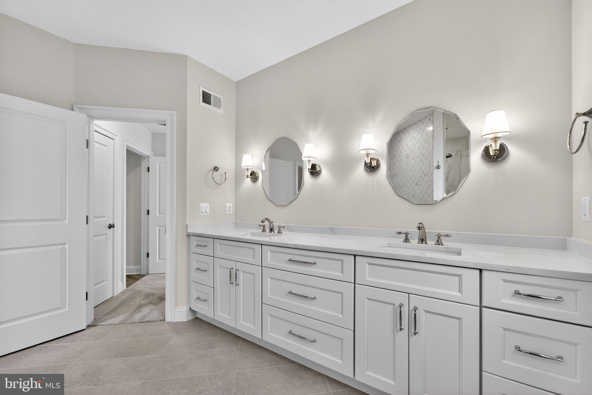 ROUND BAY - Residential