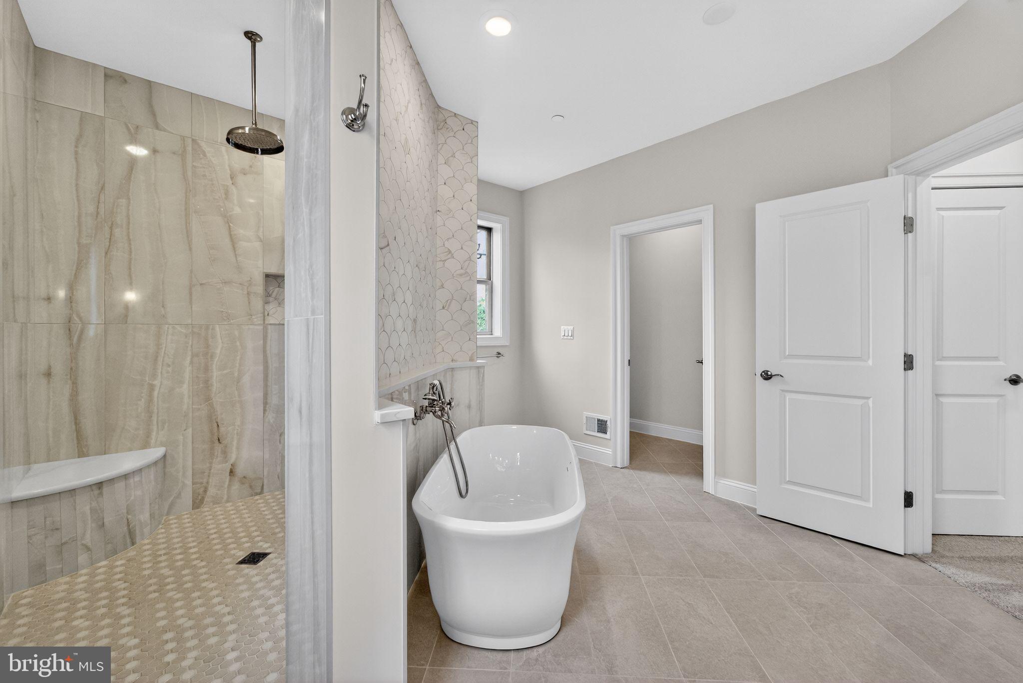 ROUND BAY - Residential