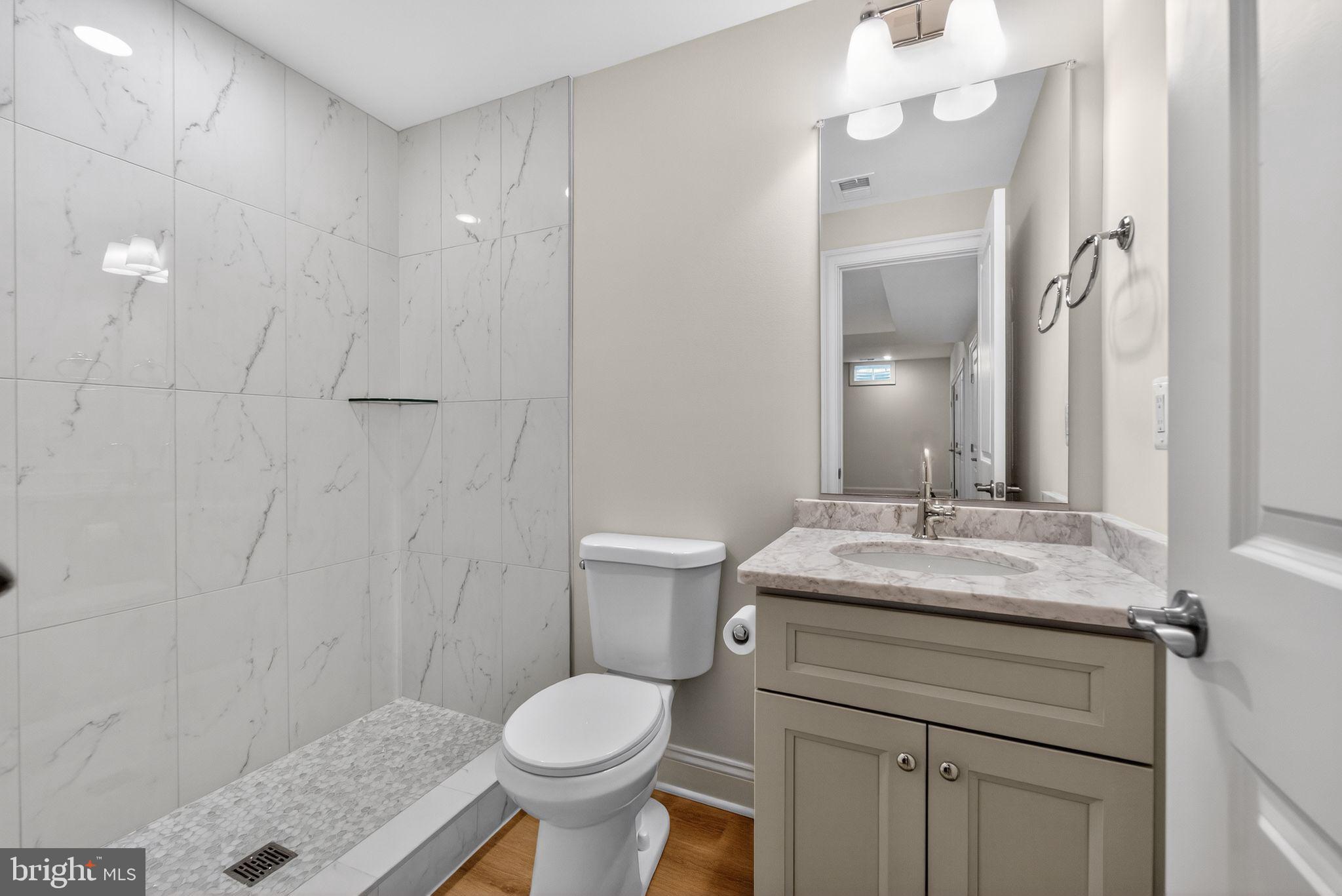 ROUND BAY - Residential