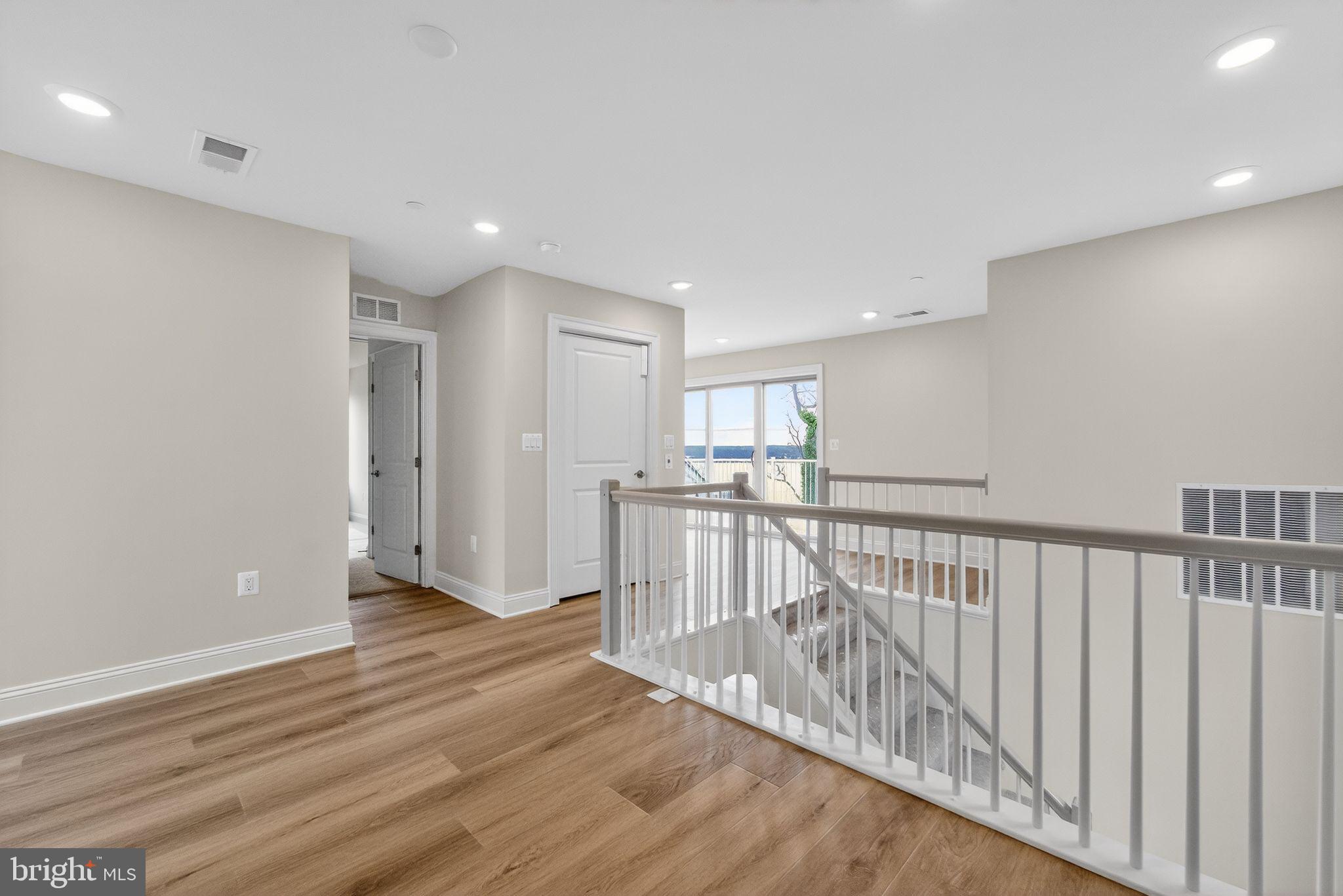 ROUND BAY - Residential