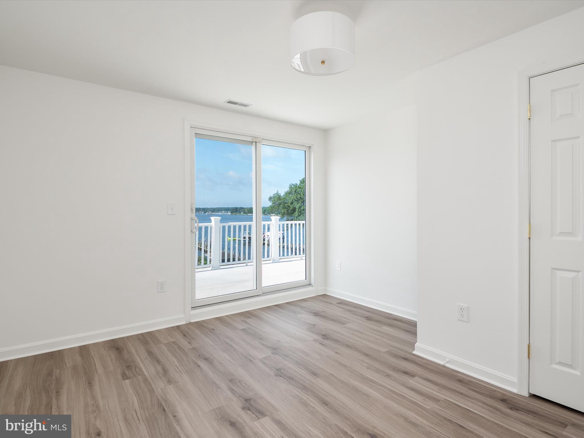 STEEDMANS POINT - Residential