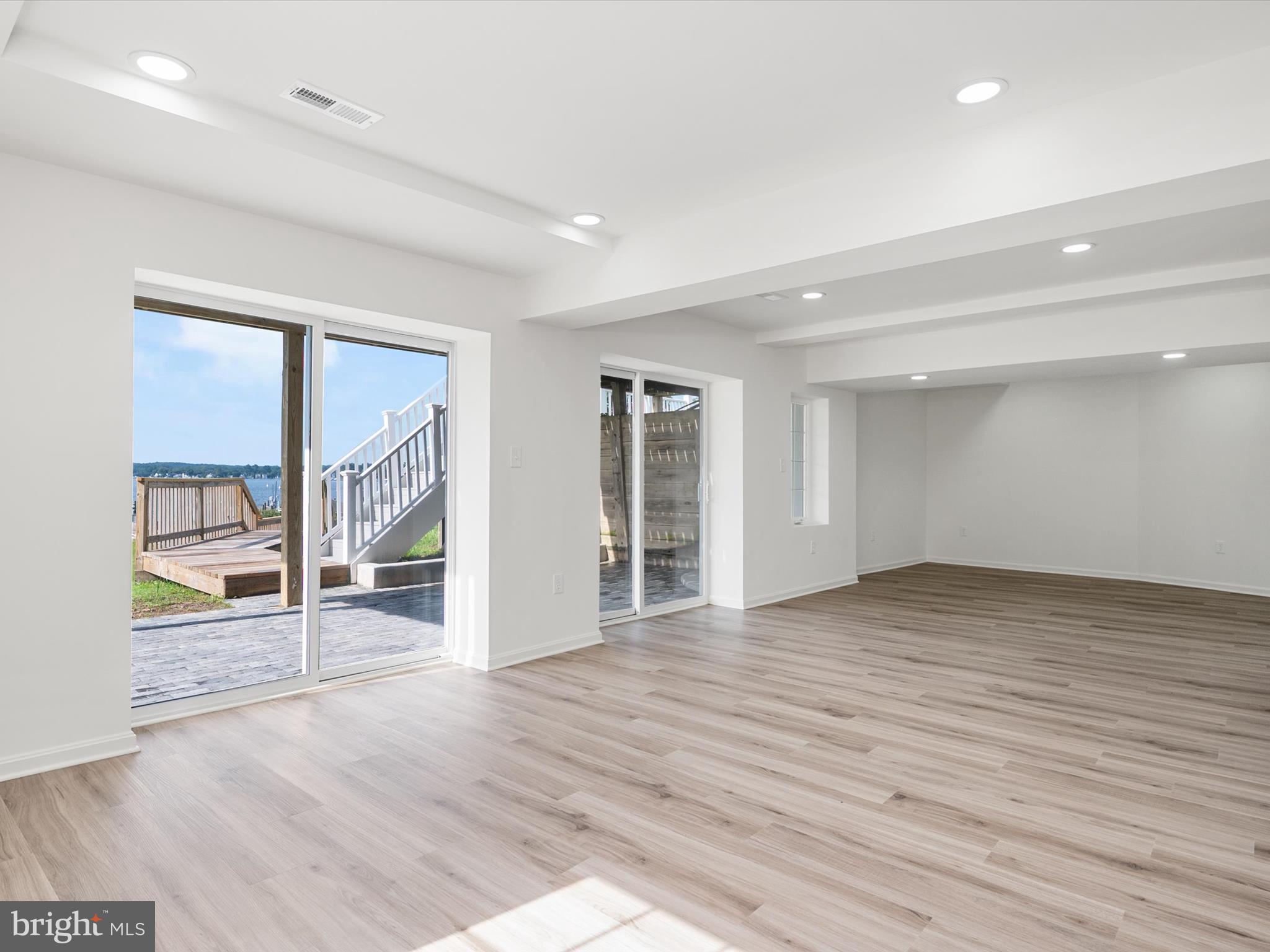 STEEDMANS POINT - Residential