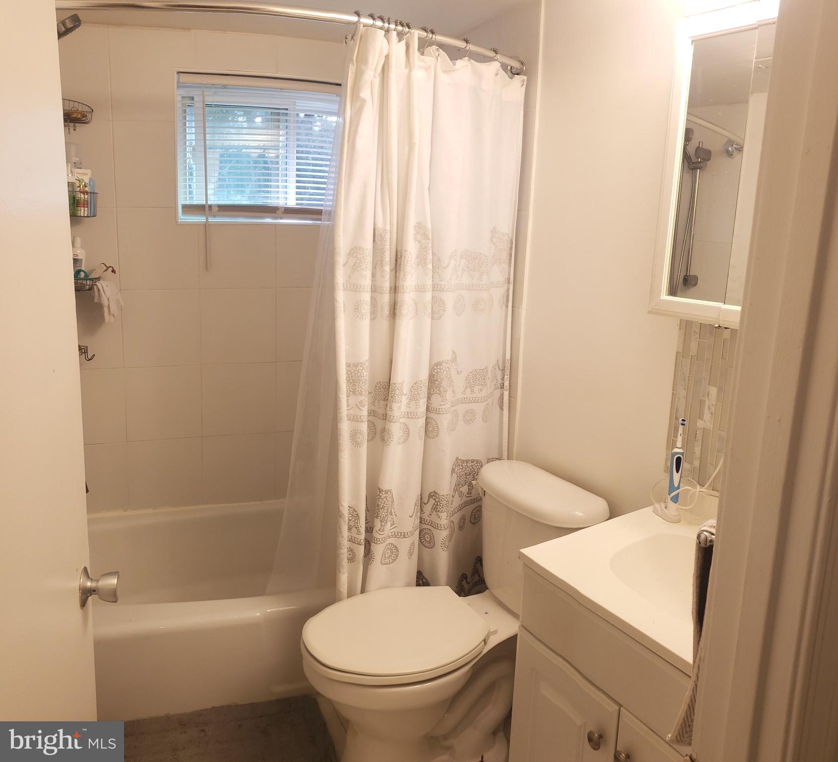 FRENCHMANS CREEK - Residential Lease