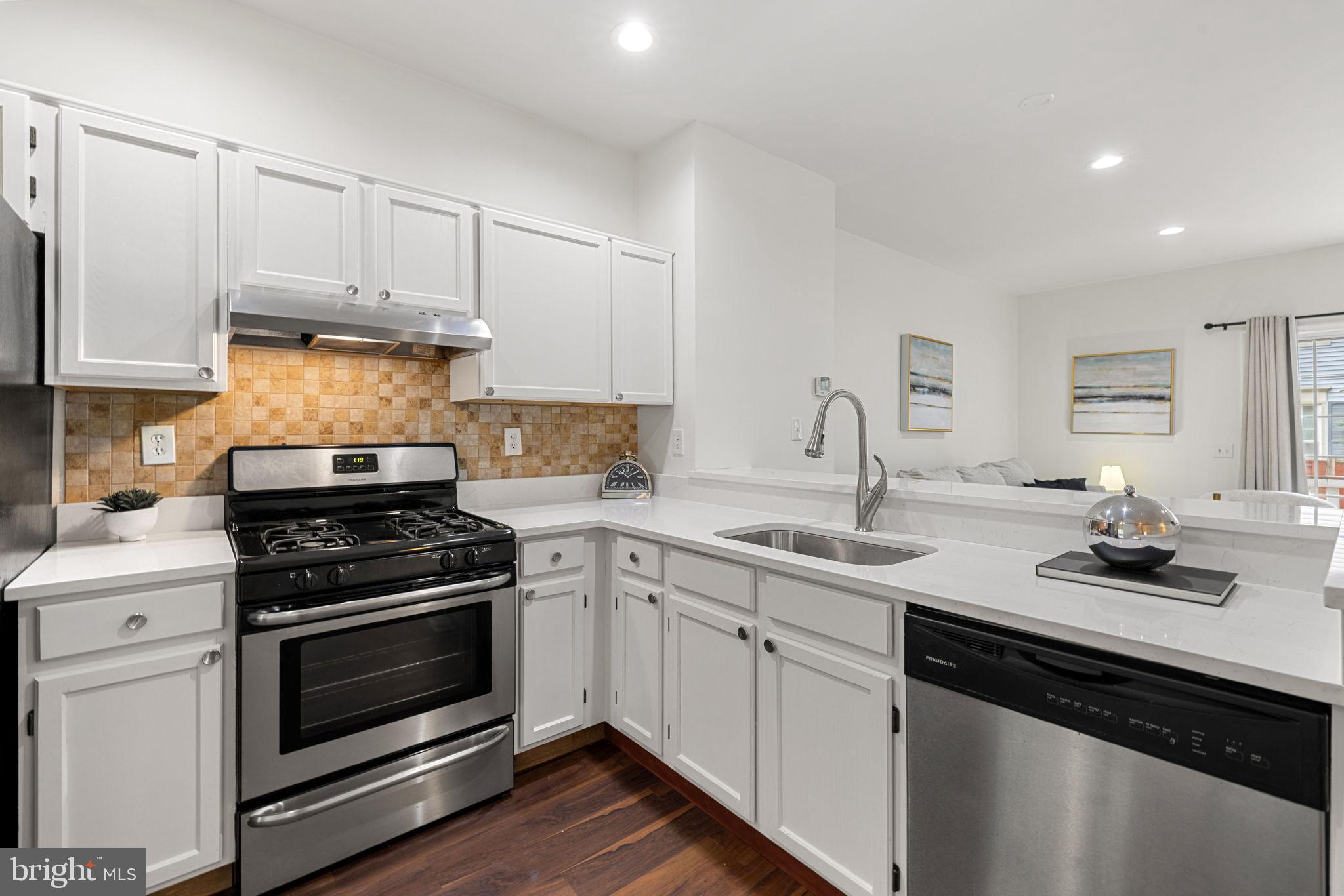 PENDERBROOK - Residential