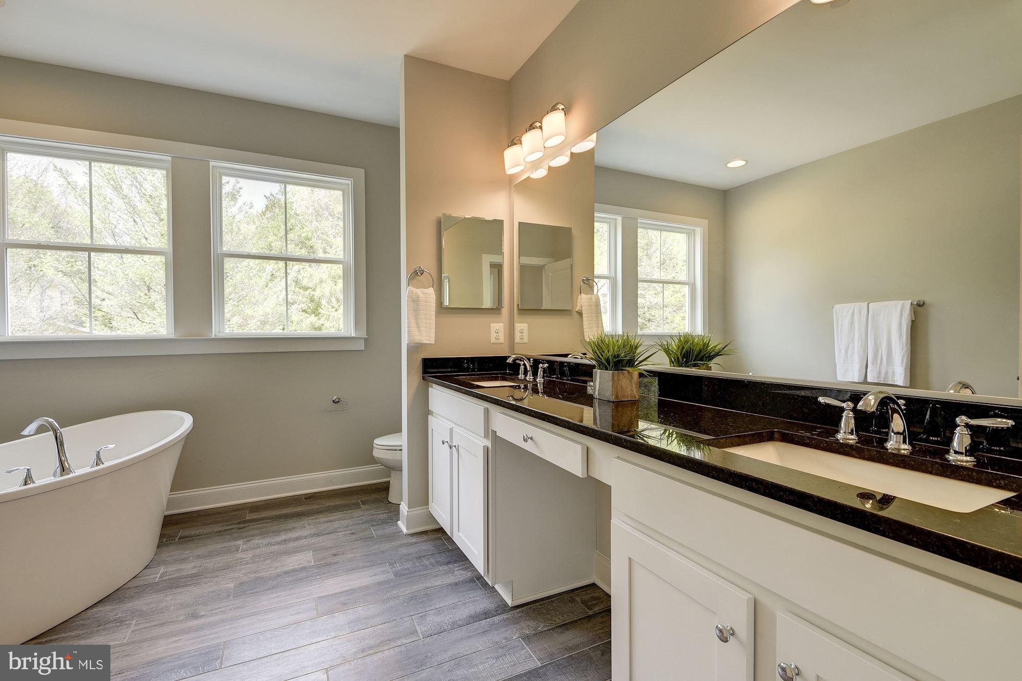 OAKDALE WOODS - Residential