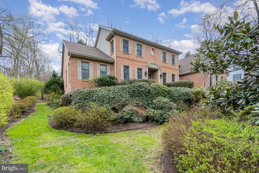 Photo of 17 Magnolia Drive, ELIZABETHTOWN, PA 17022 (MLS # PALA2068148)