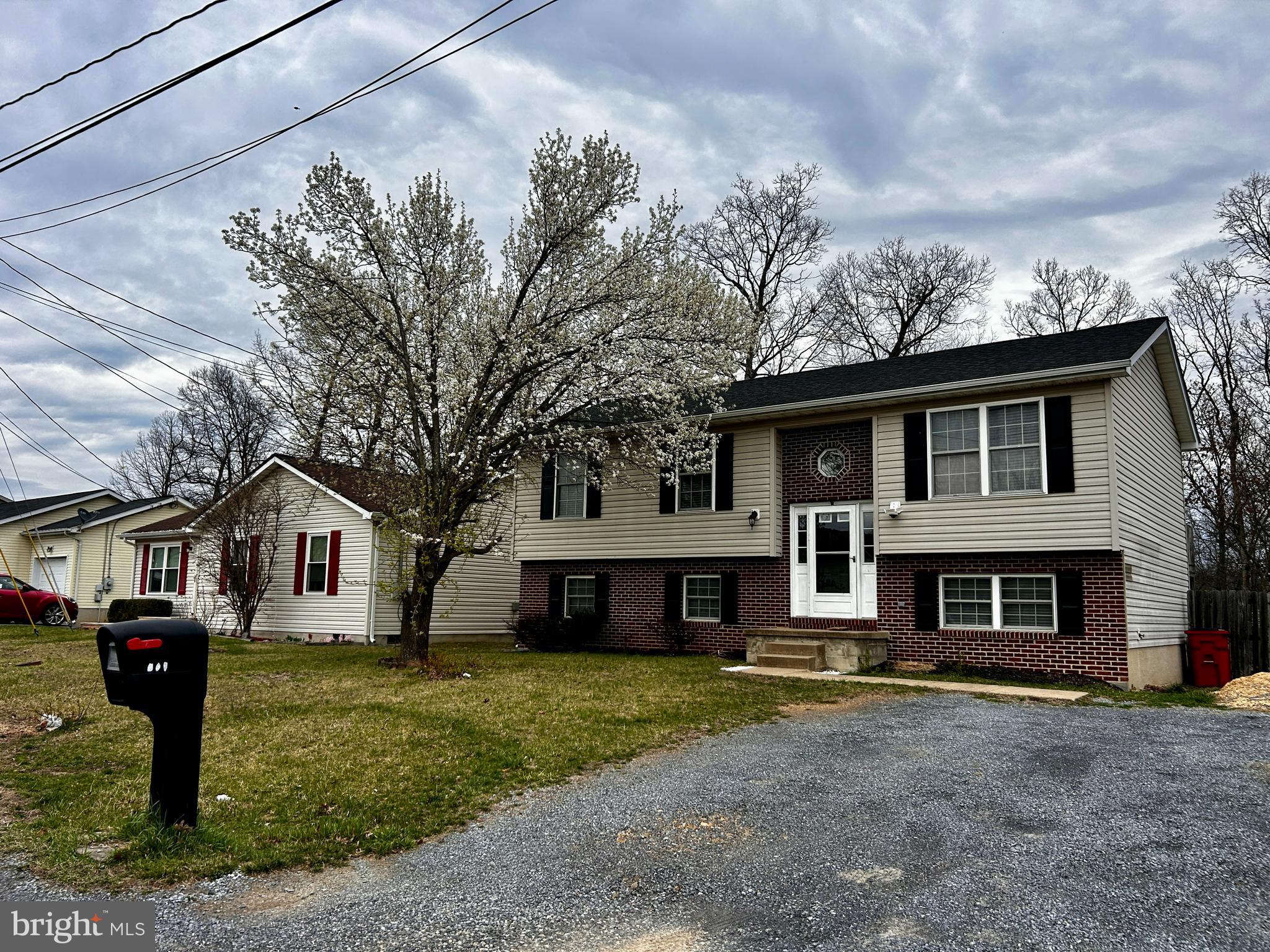 257 IDYLLWOOD DRIVE