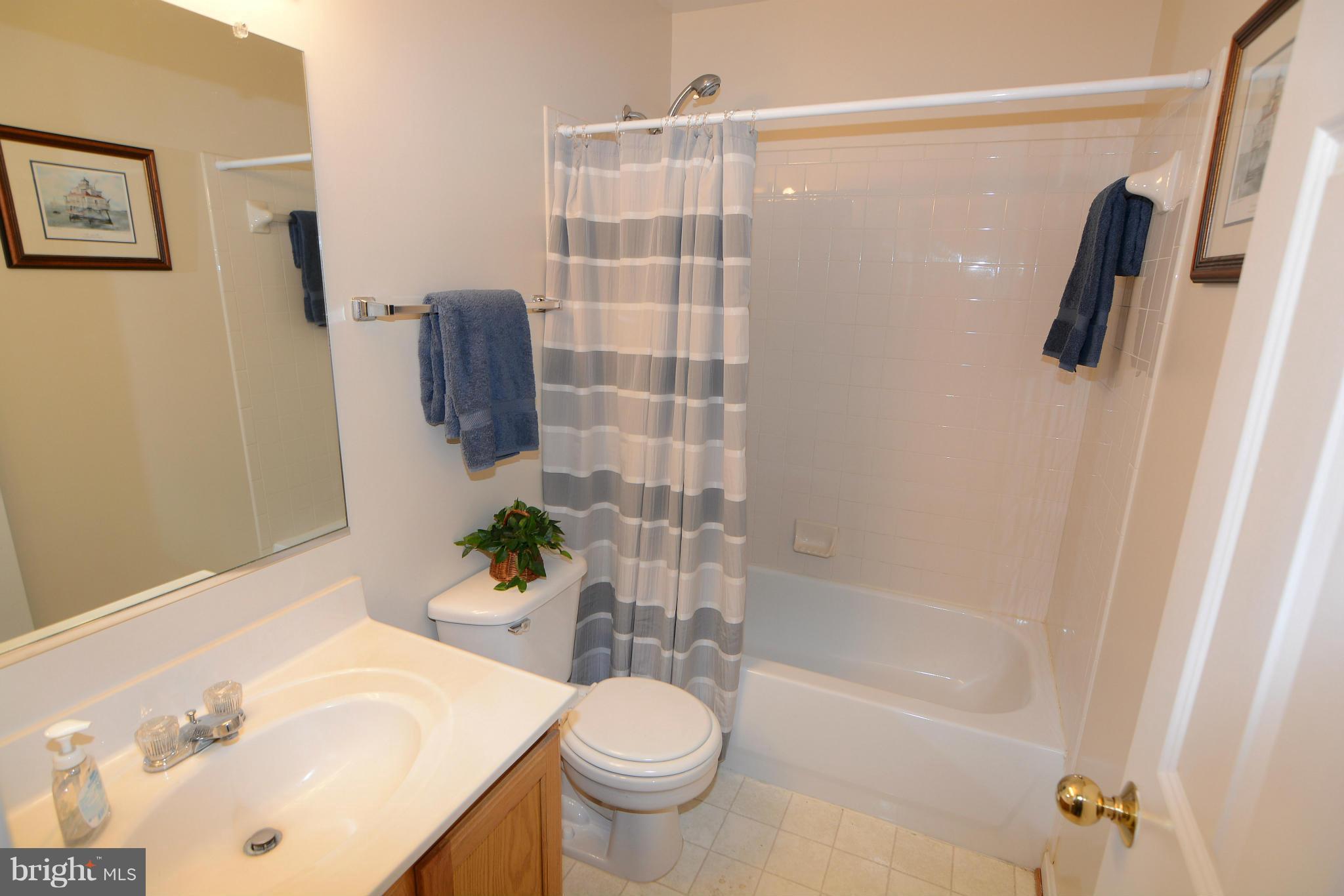 SEVEN OAKS - Residential