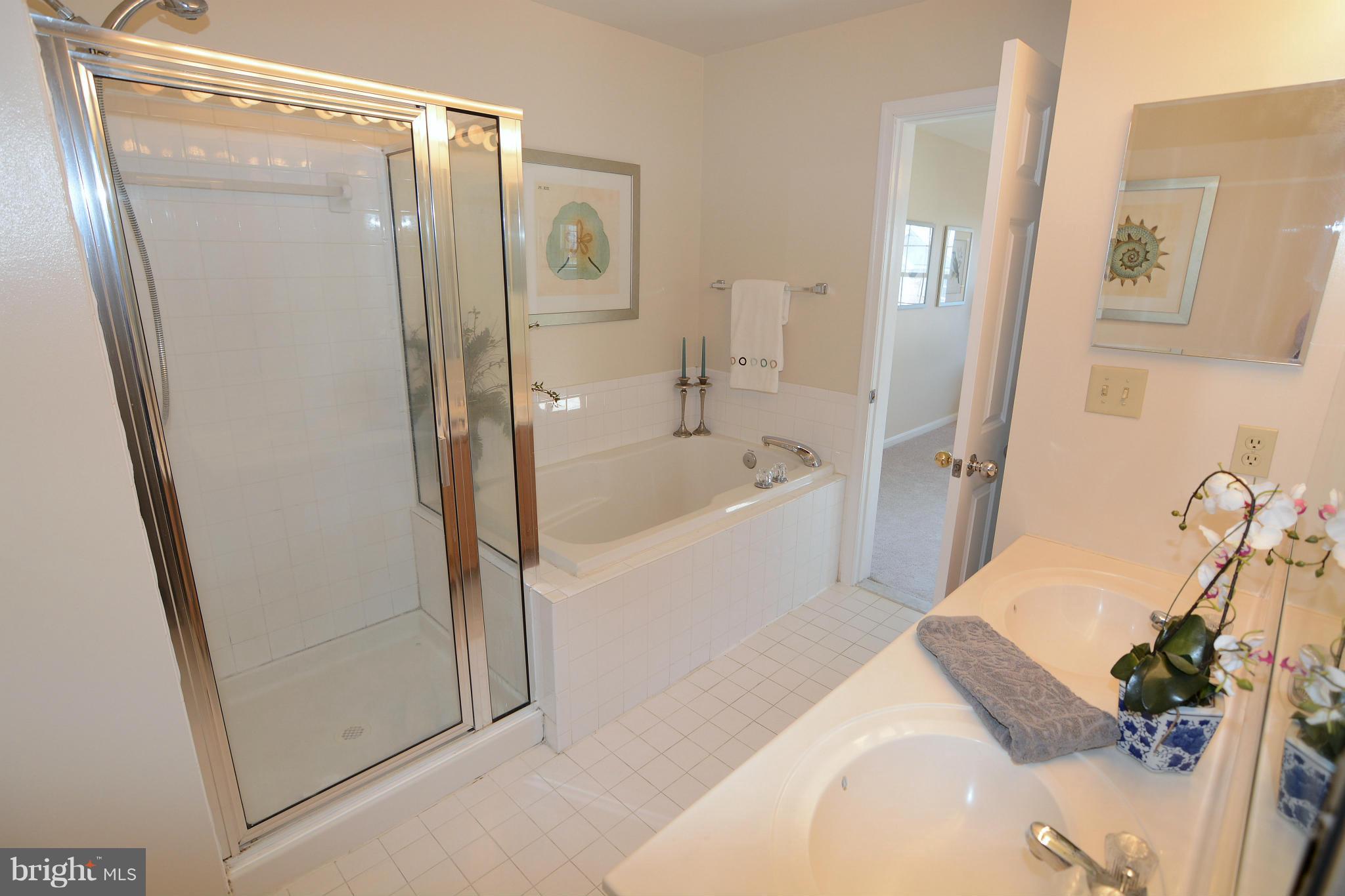 SEVEN OAKS - Residential