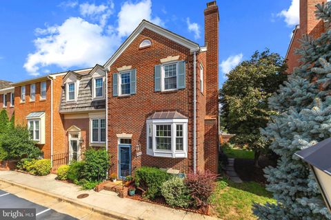2722 FRANKLIN COURT ALEXANDRIA VA 22302