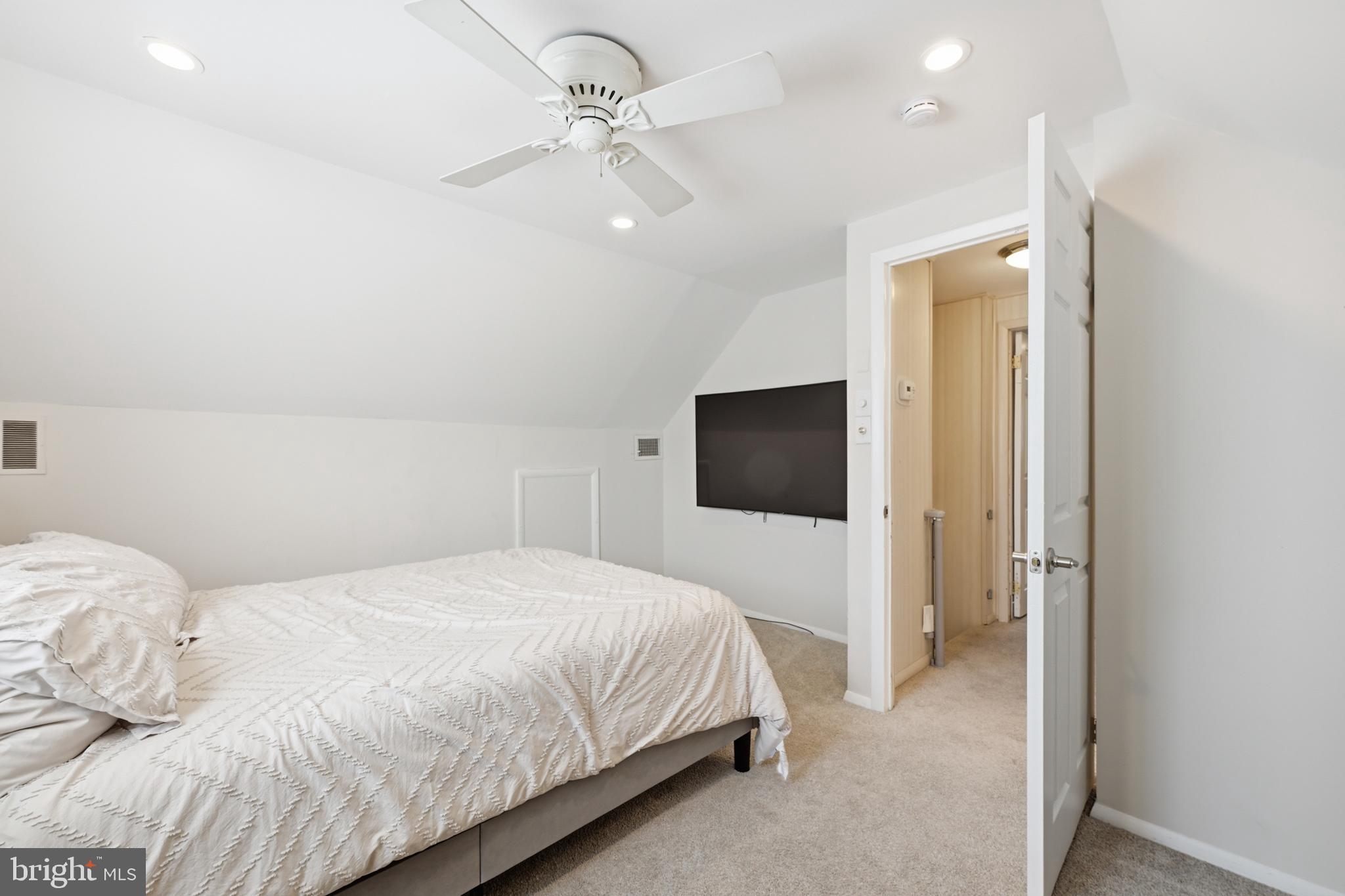 QUINCY HOLLOW - Residential