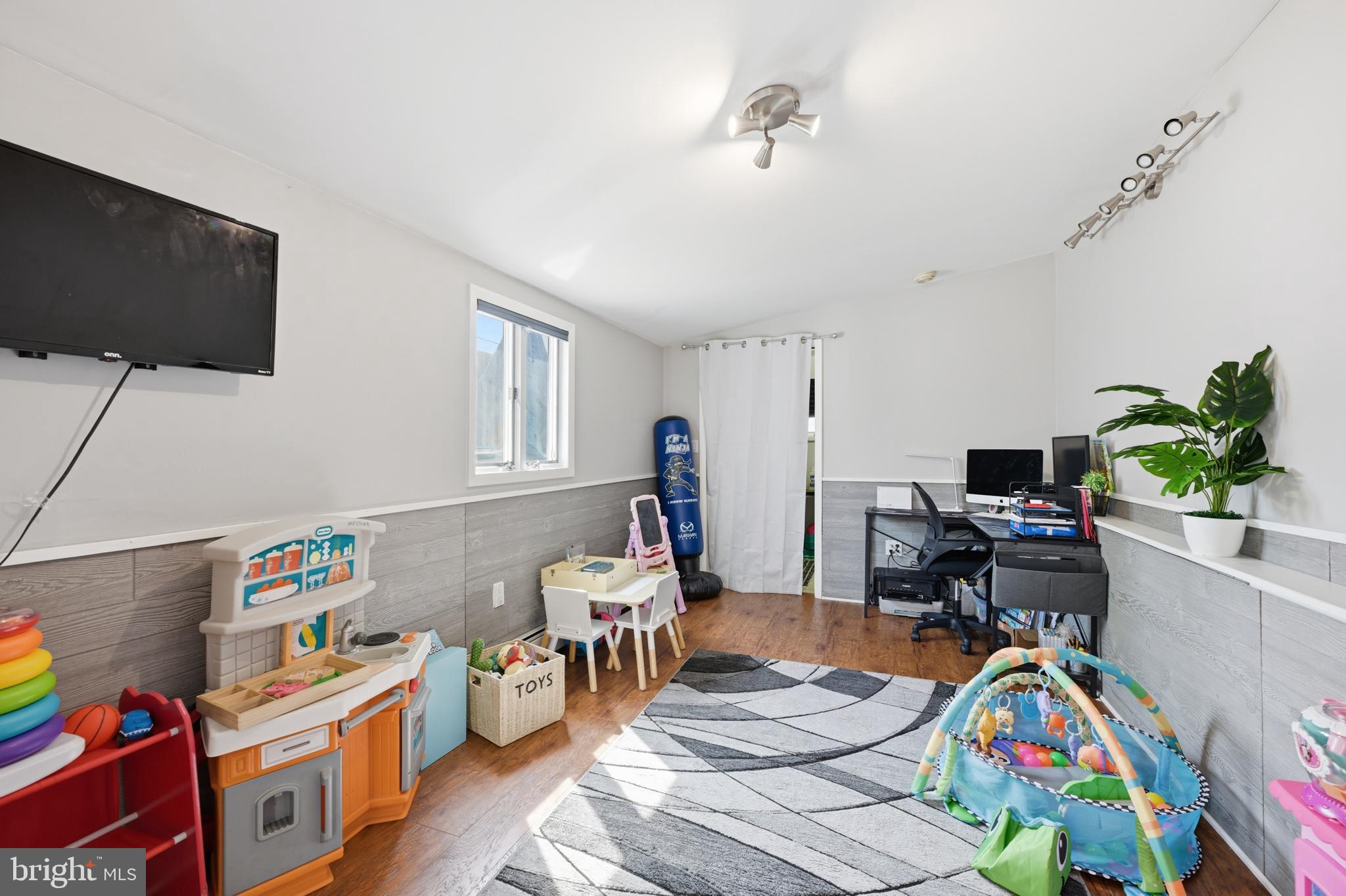 QUINCY HOLLOW - Residential