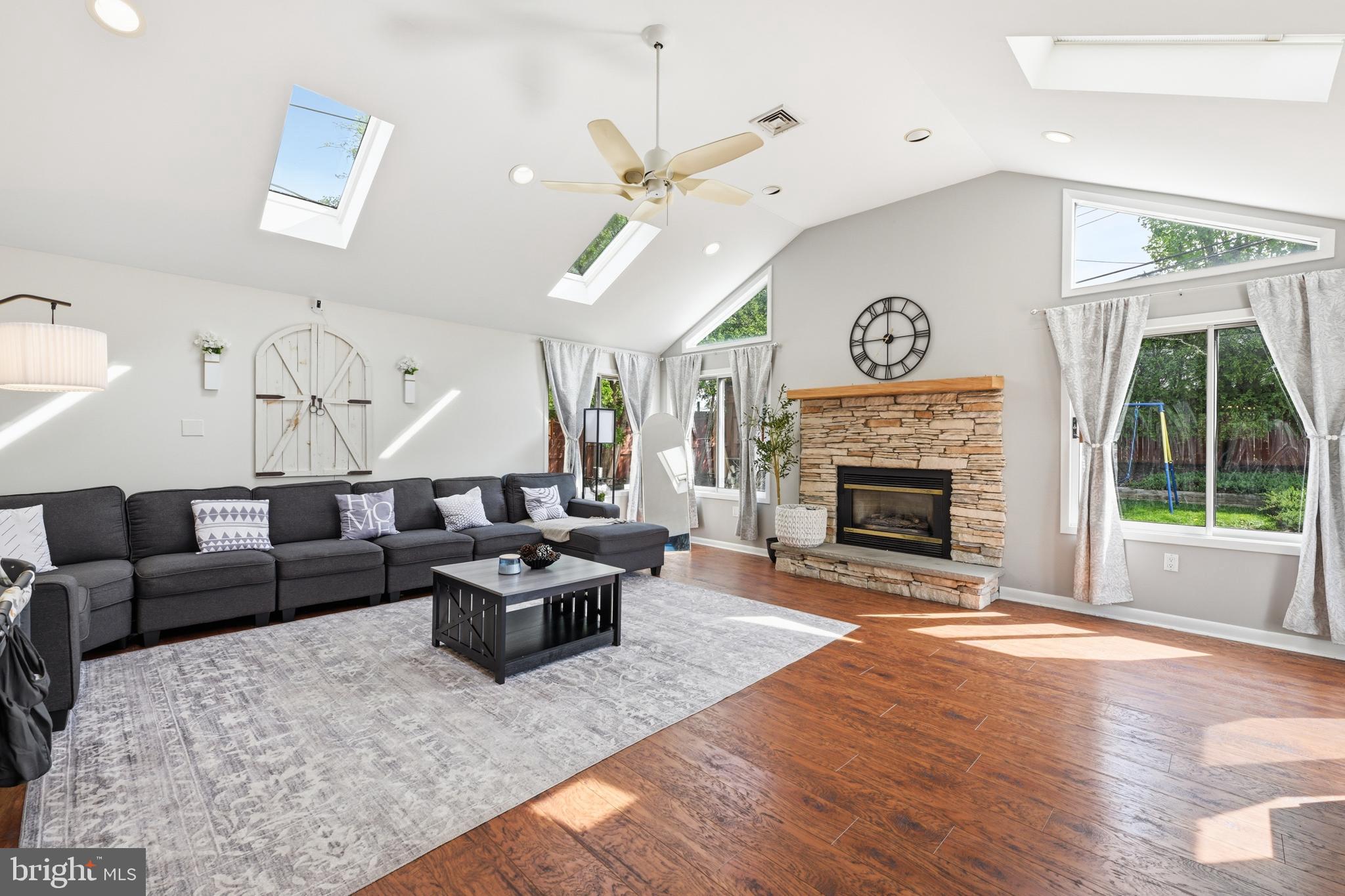 QUINCY HOLLOW - Residential