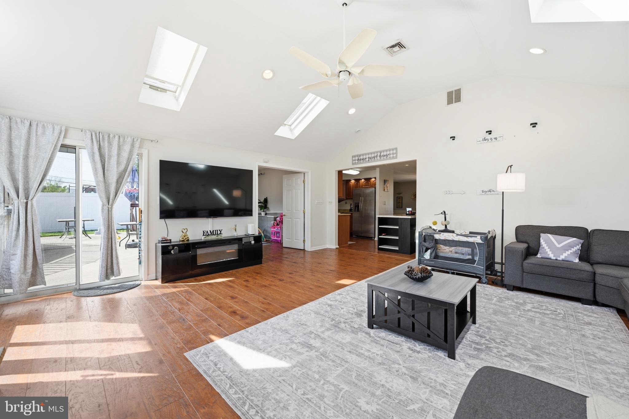 QUINCY HOLLOW - Residential