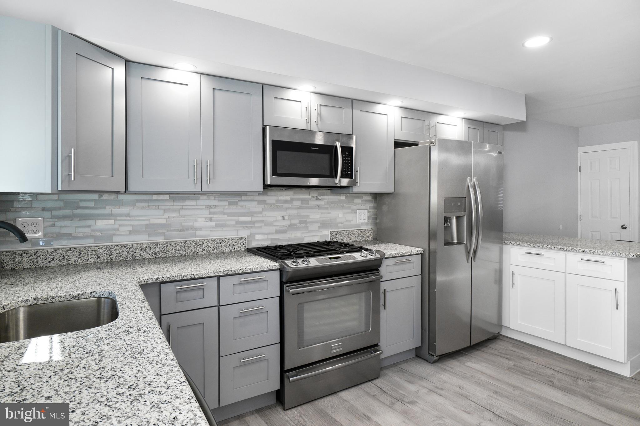 PORT RICHMOND - Residential