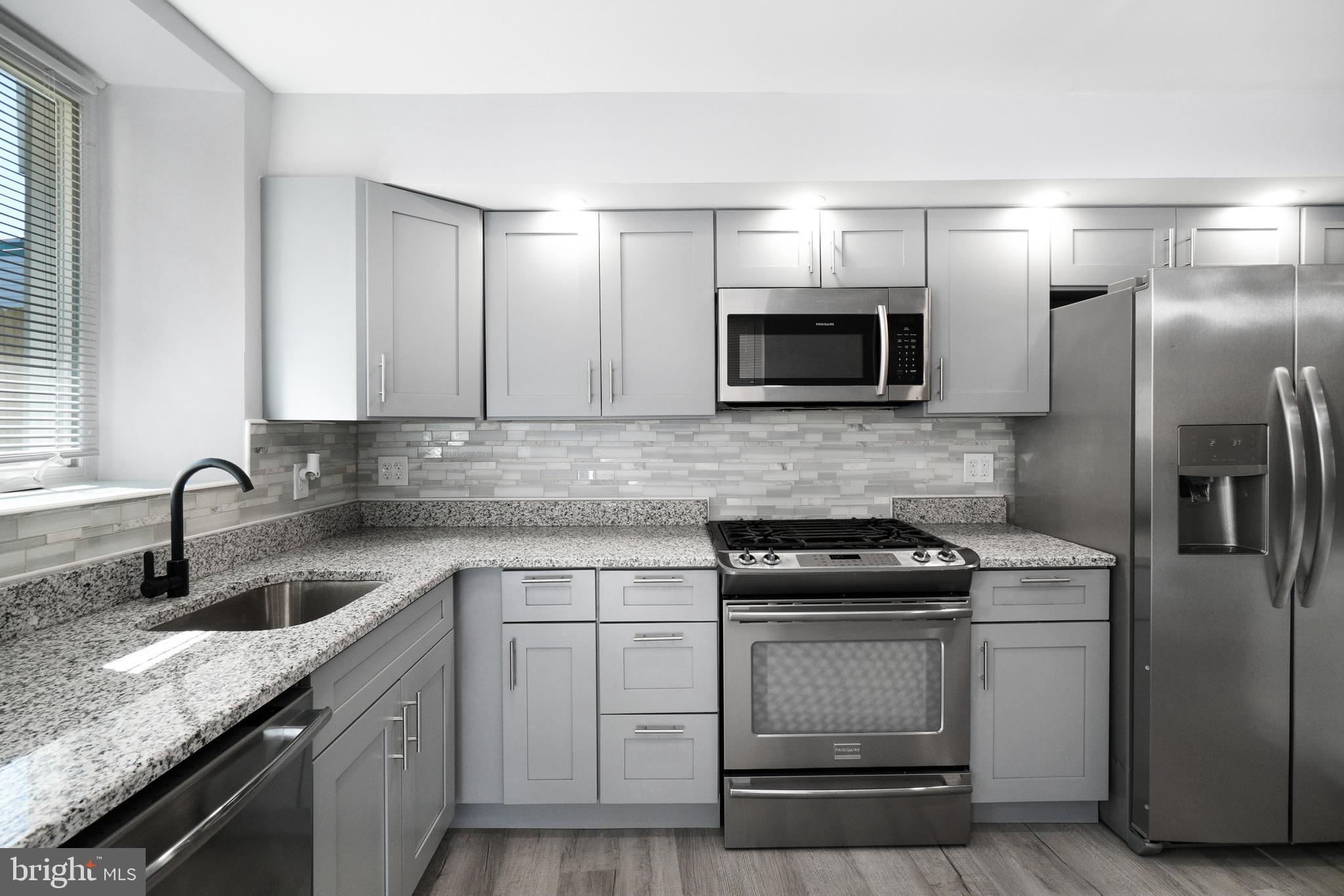 PORT RICHMOND - Residential