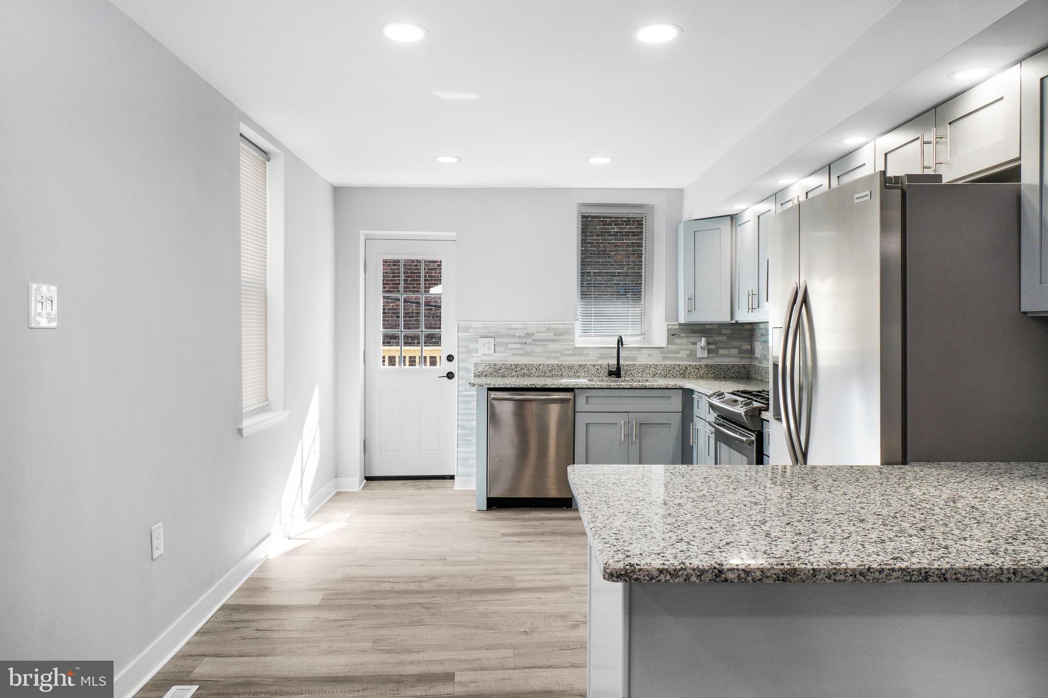 PORT RICHMOND - Residential