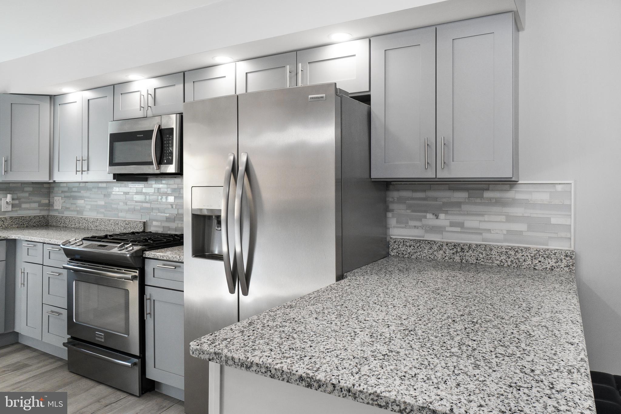 PORT RICHMOND - Residential